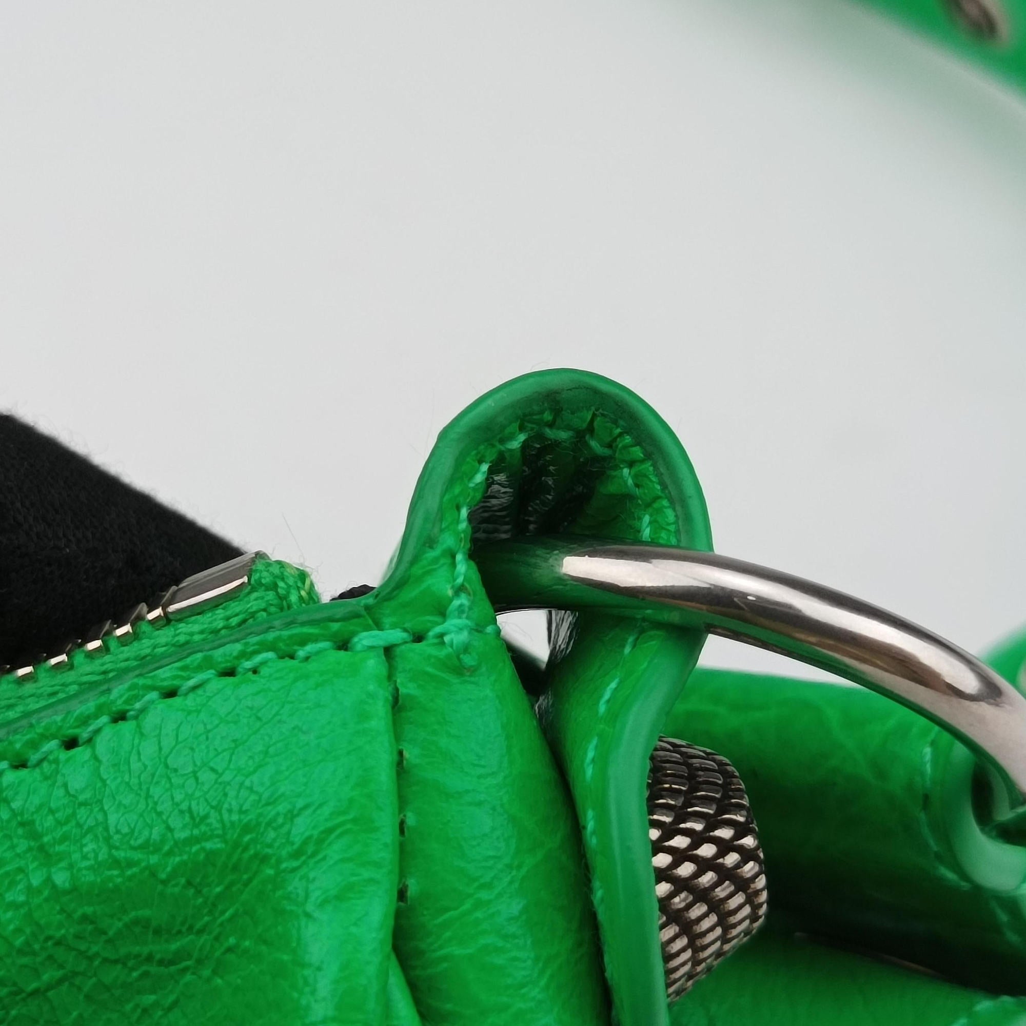 Pre-owned Balenciaga Le Cagole Green lambskin  shoulderbag | stylenewstar