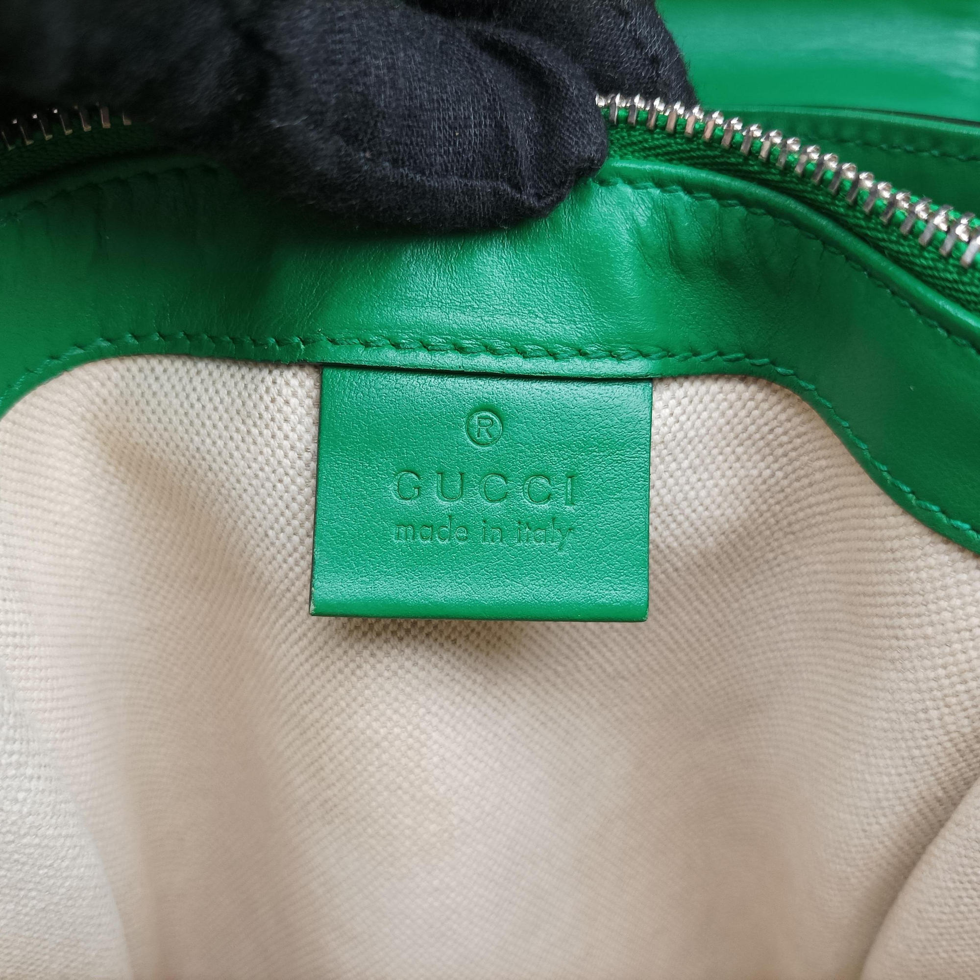 Secondhand Gucci GG Embossed Messenger Bag Green Leather 625782 shoulderbag | stylenewstar