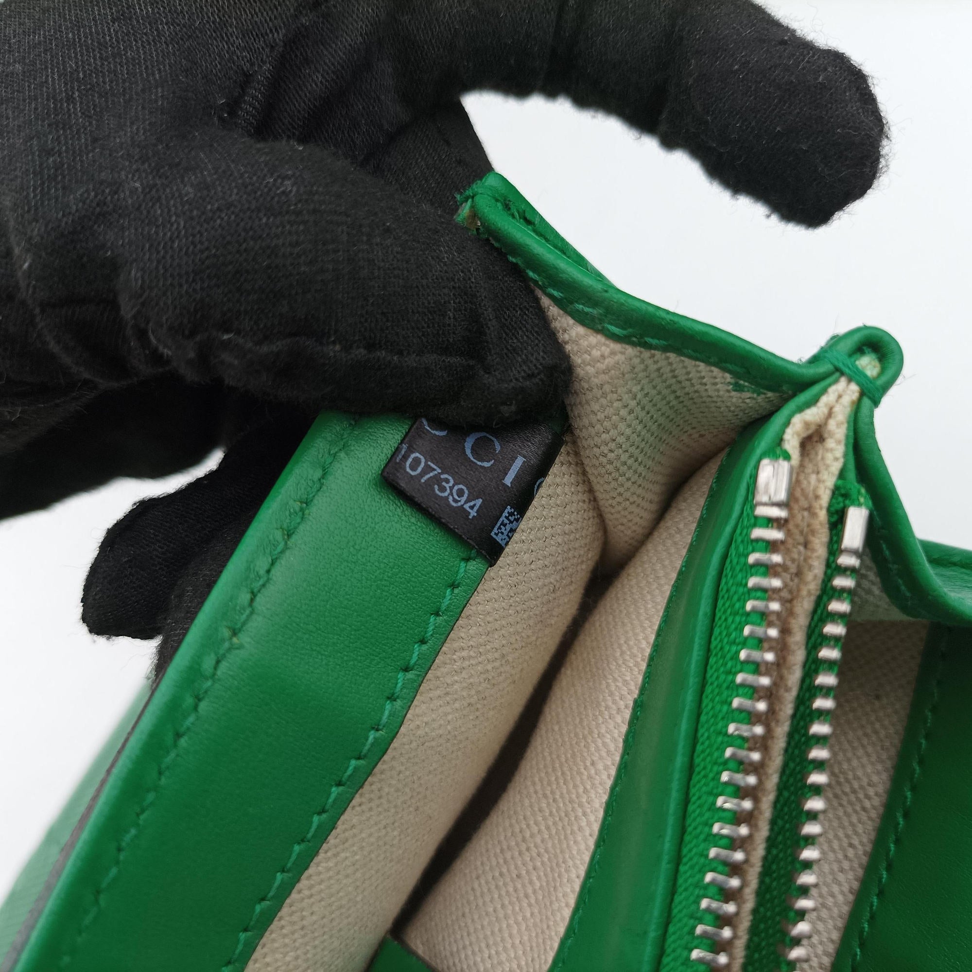 Secondhand Gucci GG Embossed Messenger Bag Green Leather 625782 shoulderbag | stylenewstar
