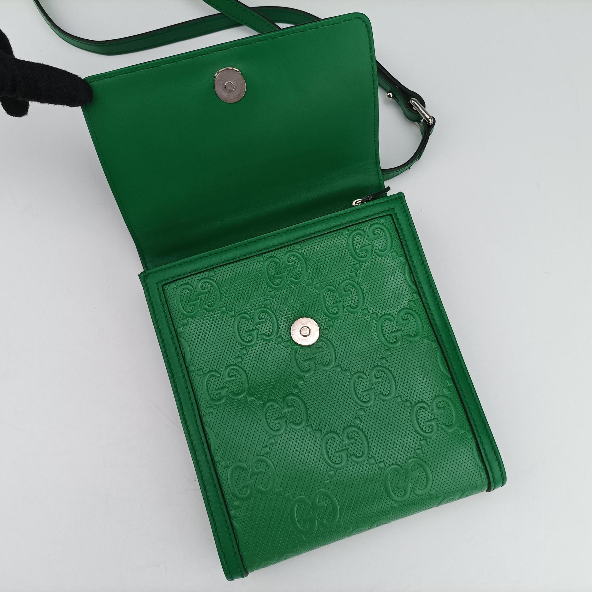 Secondhand Gucci GG Embossed Messenger Bag Green Leather 625782 shoulderbag | stylenewstar