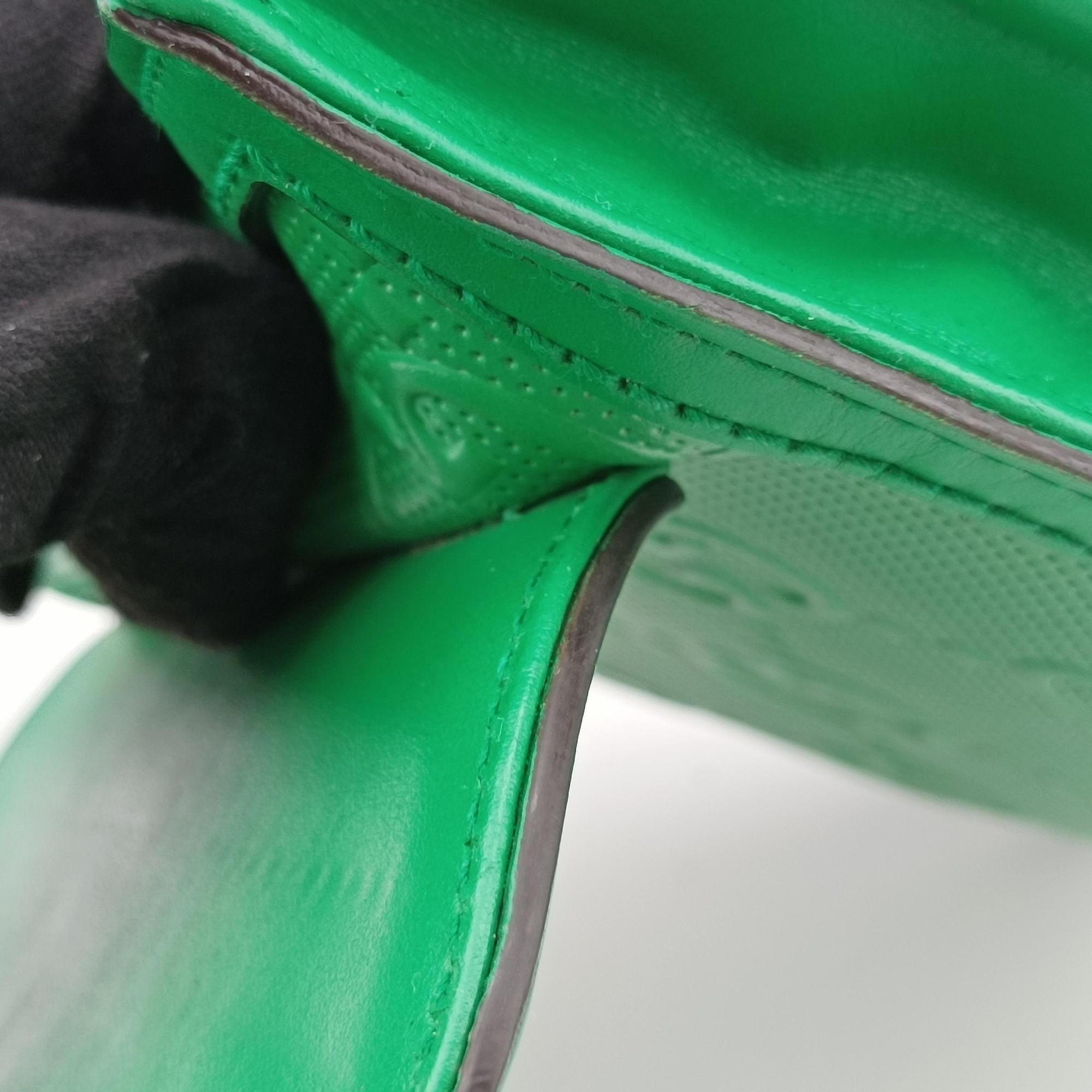 Secondhand Gucci GG Embossed Messenger Bag Green Leather 625782 shoulderbag | stylenewstar