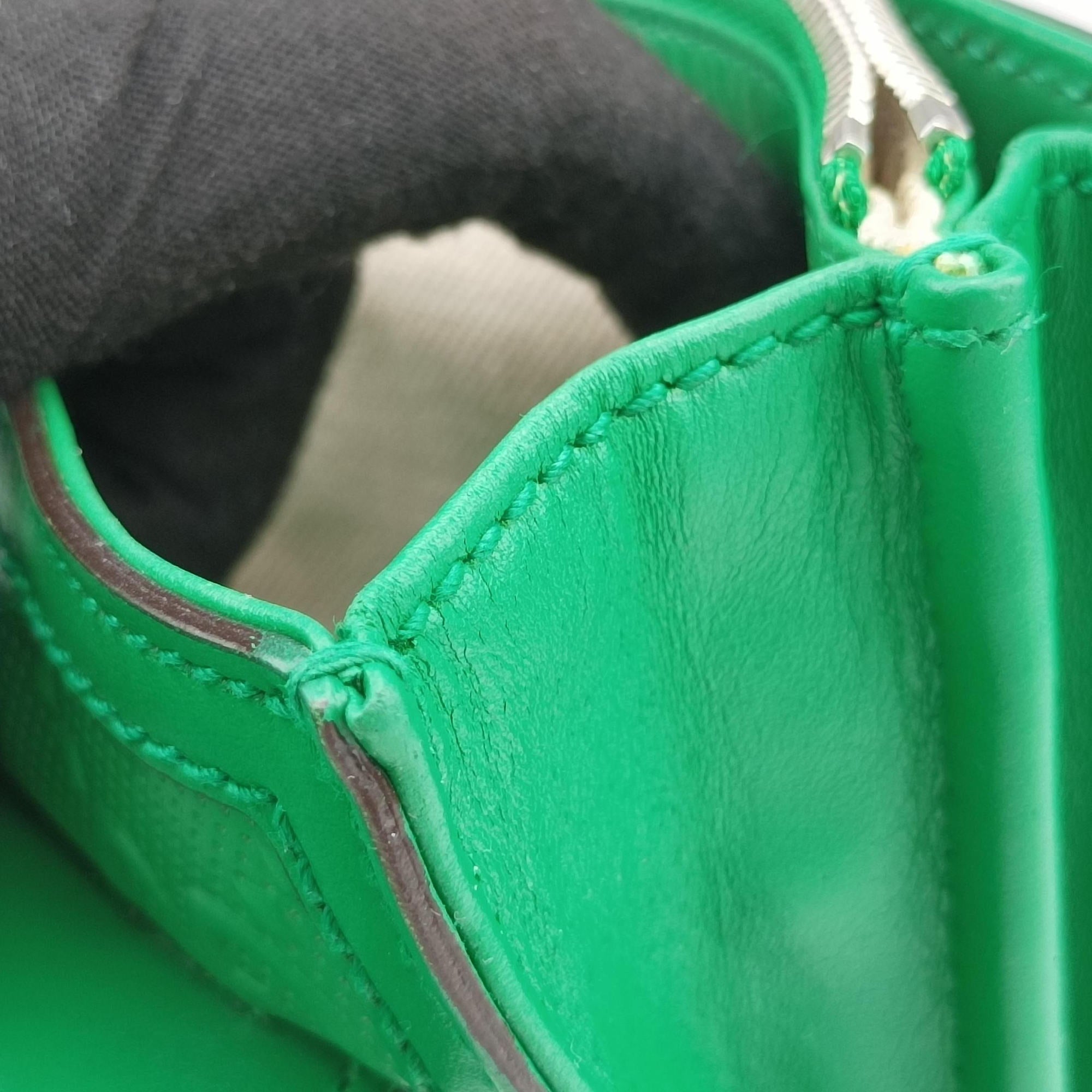 Secondhand Gucci GG Embossed Messenger Bag Green Leather 625782 shoulderbag | stylenewstar