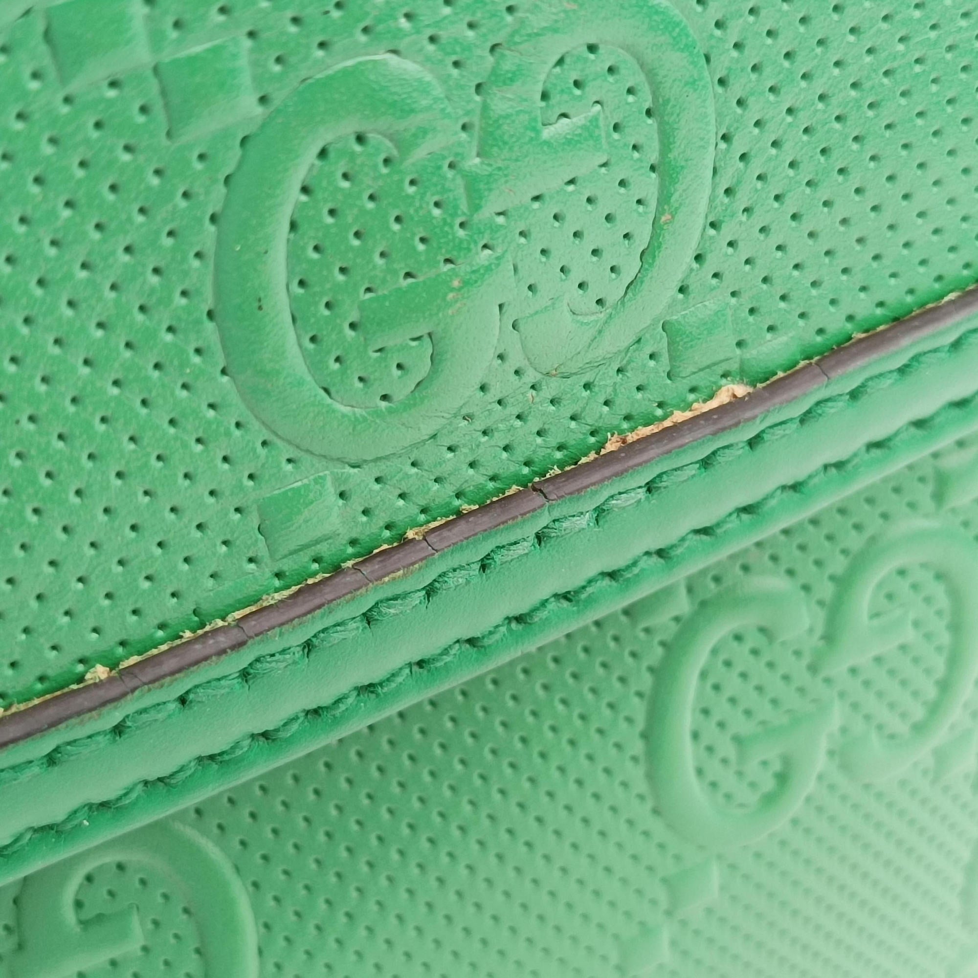 Secondhand Gucci GG Embossed Messenger Bag Green Leather 625782 shoulderbag | stylenewstar