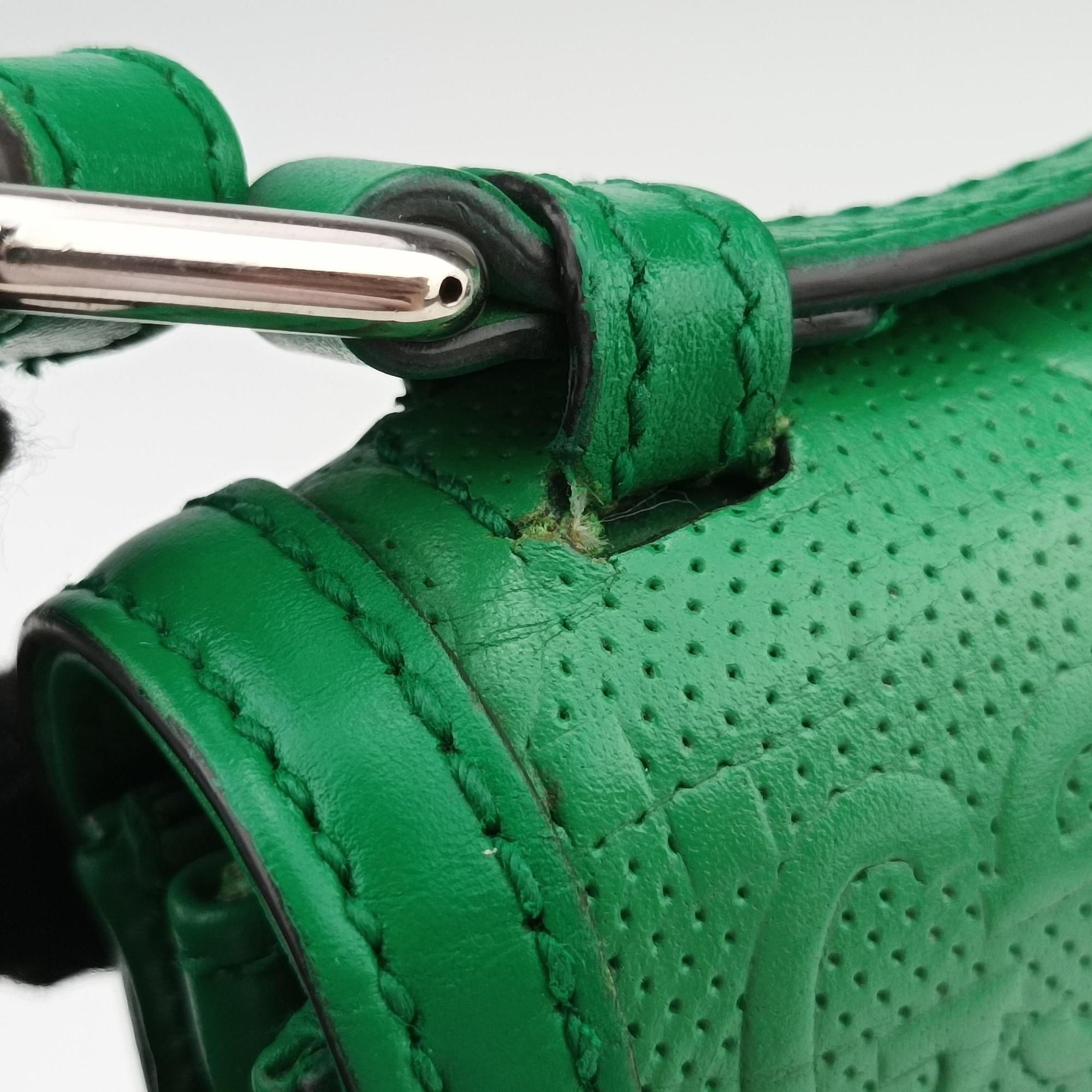 Secondhand Gucci GG Embossed Messenger Bag Green Leather 625782 shoulderbag | stylenewstar
