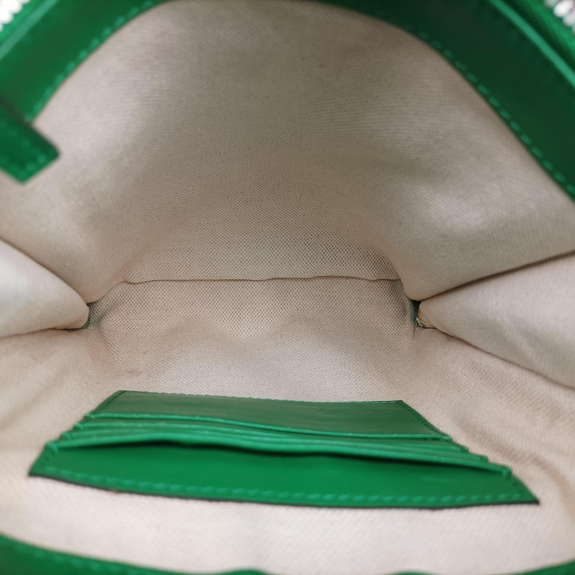 Secondhand Gucci GG Embossed Messenger Bag Green Leather 625782 shoulderbag | stylenewstar