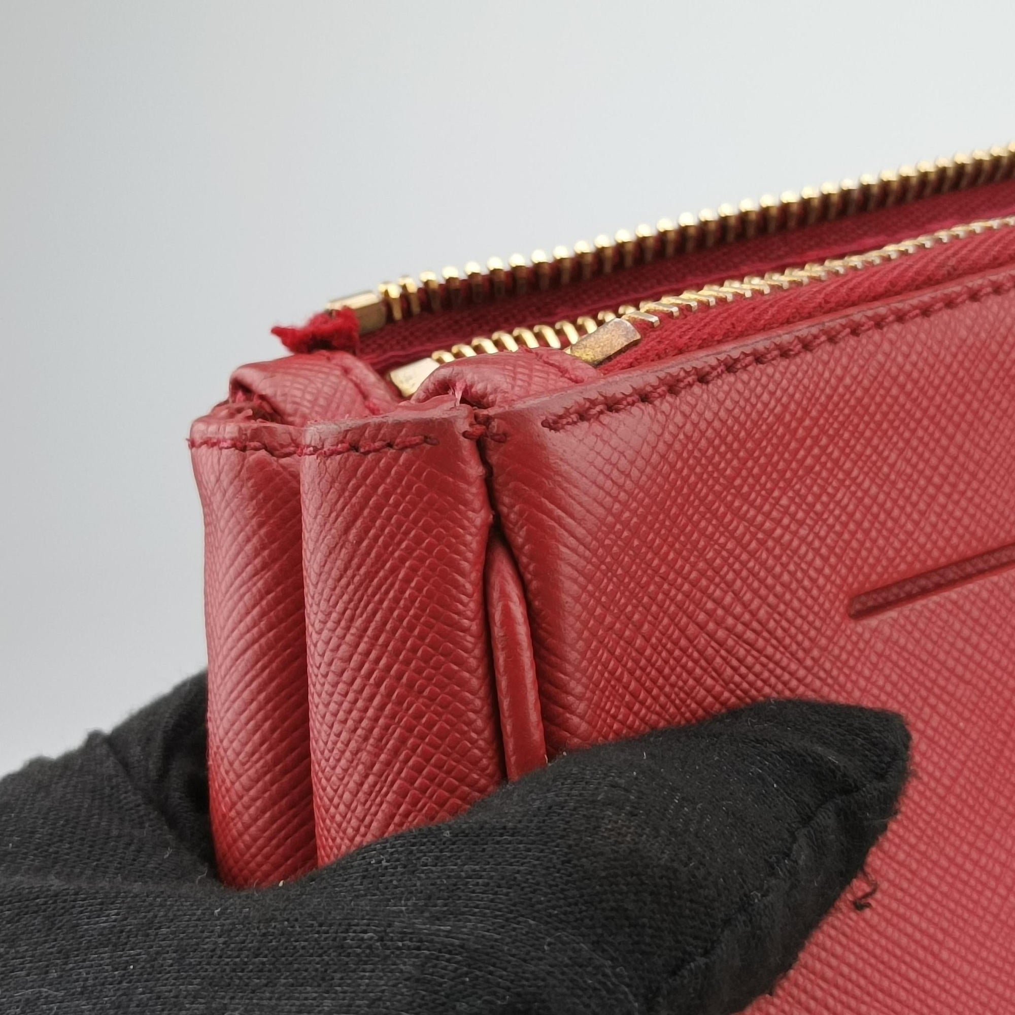 Pre-owned Prada Galleria Red SAFFIANO Leather BN1786 handbag | stylenewstar