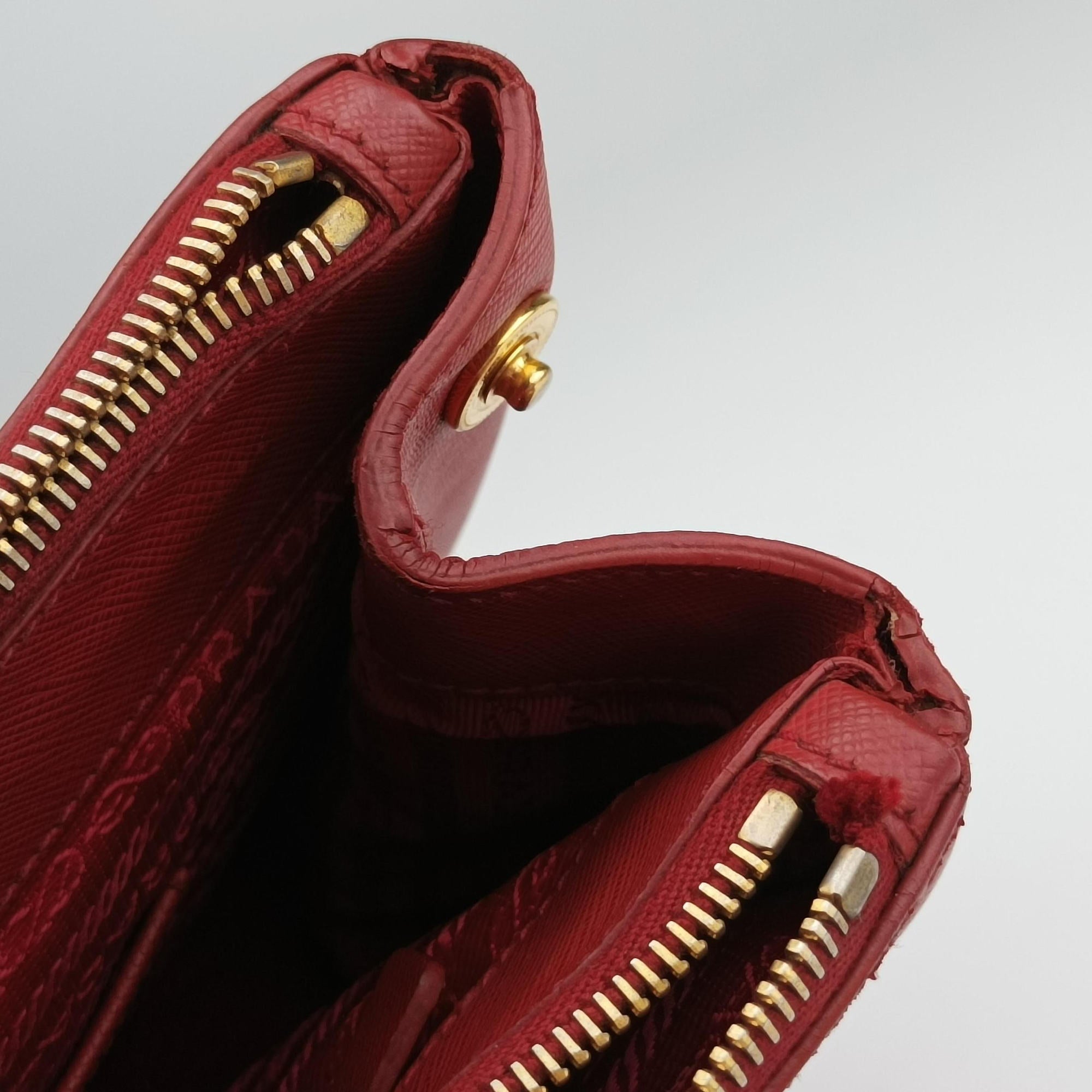 Pre-owned Prada Galleria Red SAFFIANO Leather BN1786 handbag | stylenewstar