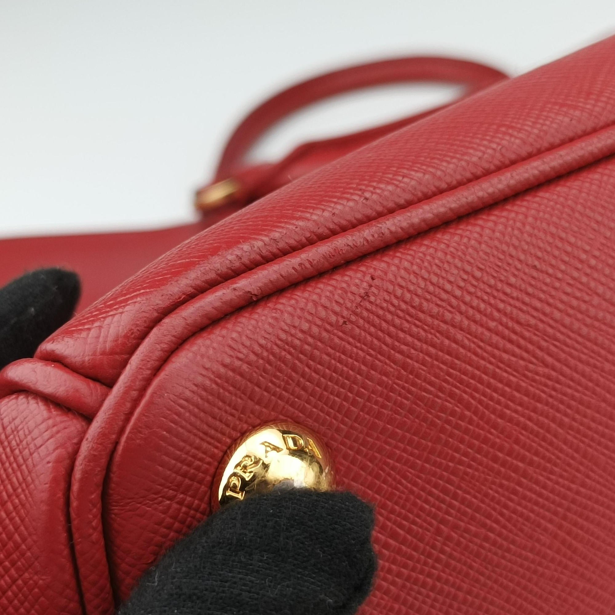 Pre-owned Prada Galleria Red SAFFIANO Leather BN1786 handbag | stylenewstar