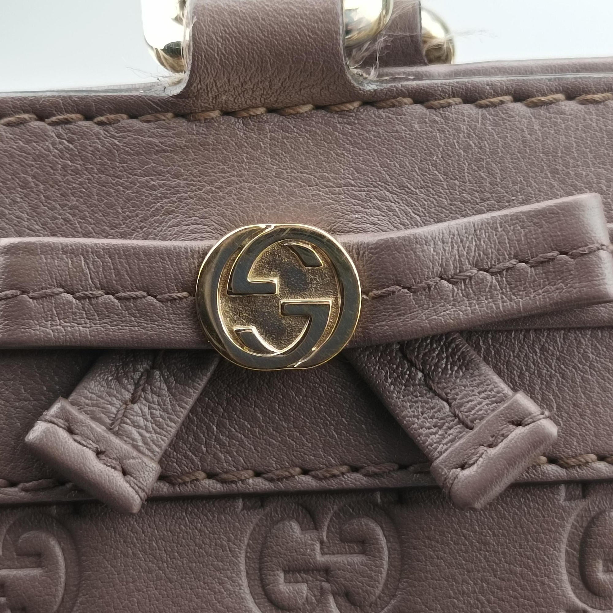 Pre-owned Gucci Mayfair Brown Leather 257061 handbag | stylenewstar