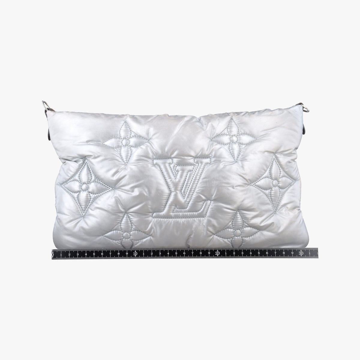 Secondhand Louis Vuitton Maxi Multi Pochette Accessoires Silver Recycled metallic nylon M21057 shoulderbag | stylenewstar