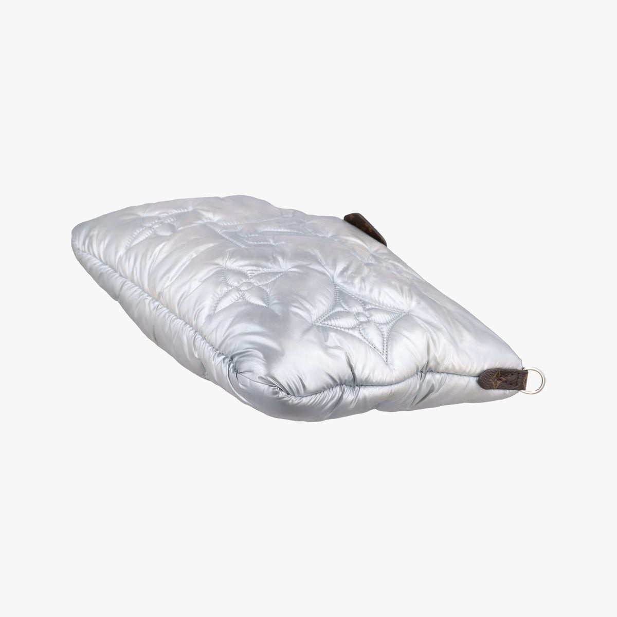 Secondhand Louis Vuitton Maxi Multi Pochette Accessoires Silver Recycled metallic nylon M21057 shoulderbag | stylenewstar