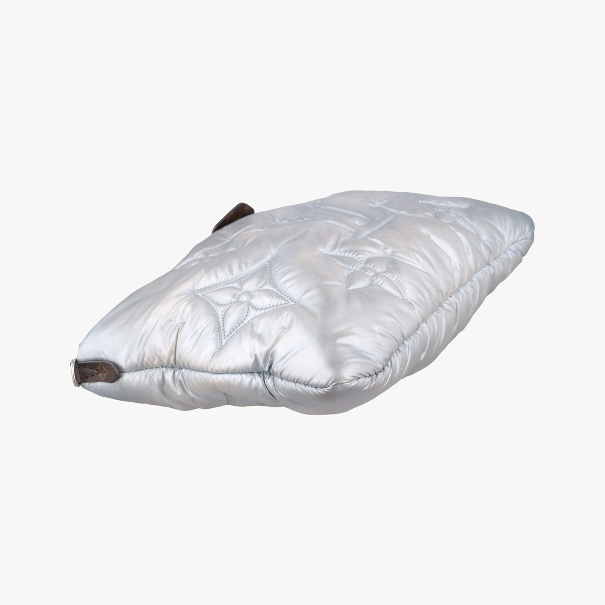 Secondhand Louis Vuitton Maxi Multi Pochette Accessoires Silver Recycled metallic nylon M21057 shoulderbag | stylenewstar