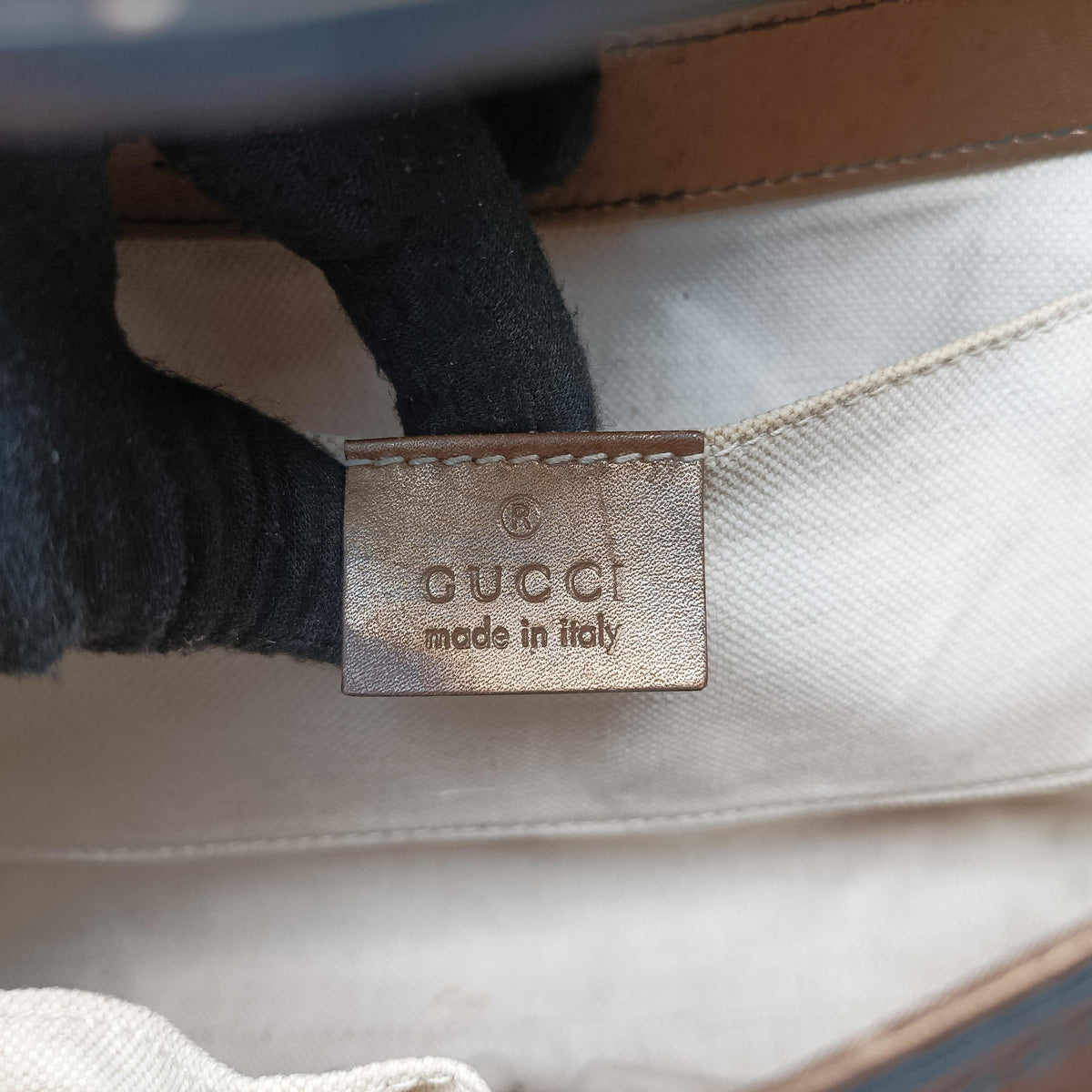 Pre-owned Gucci Emily Golden Patent 295402 shoulderbag | stylenewstar