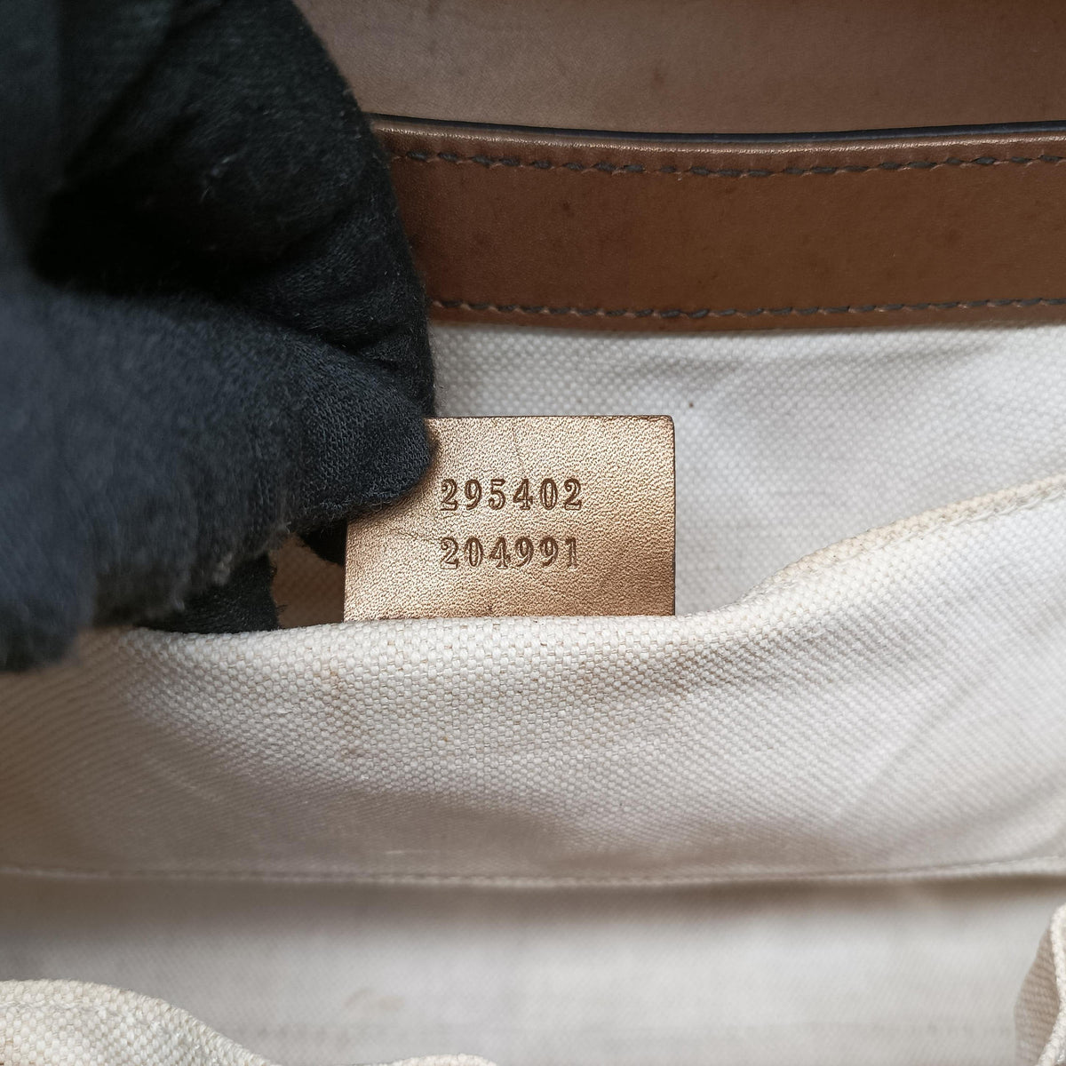 Pre-owned Gucci Emily Golden Patent 295402 shoulderbag | stylenewstar