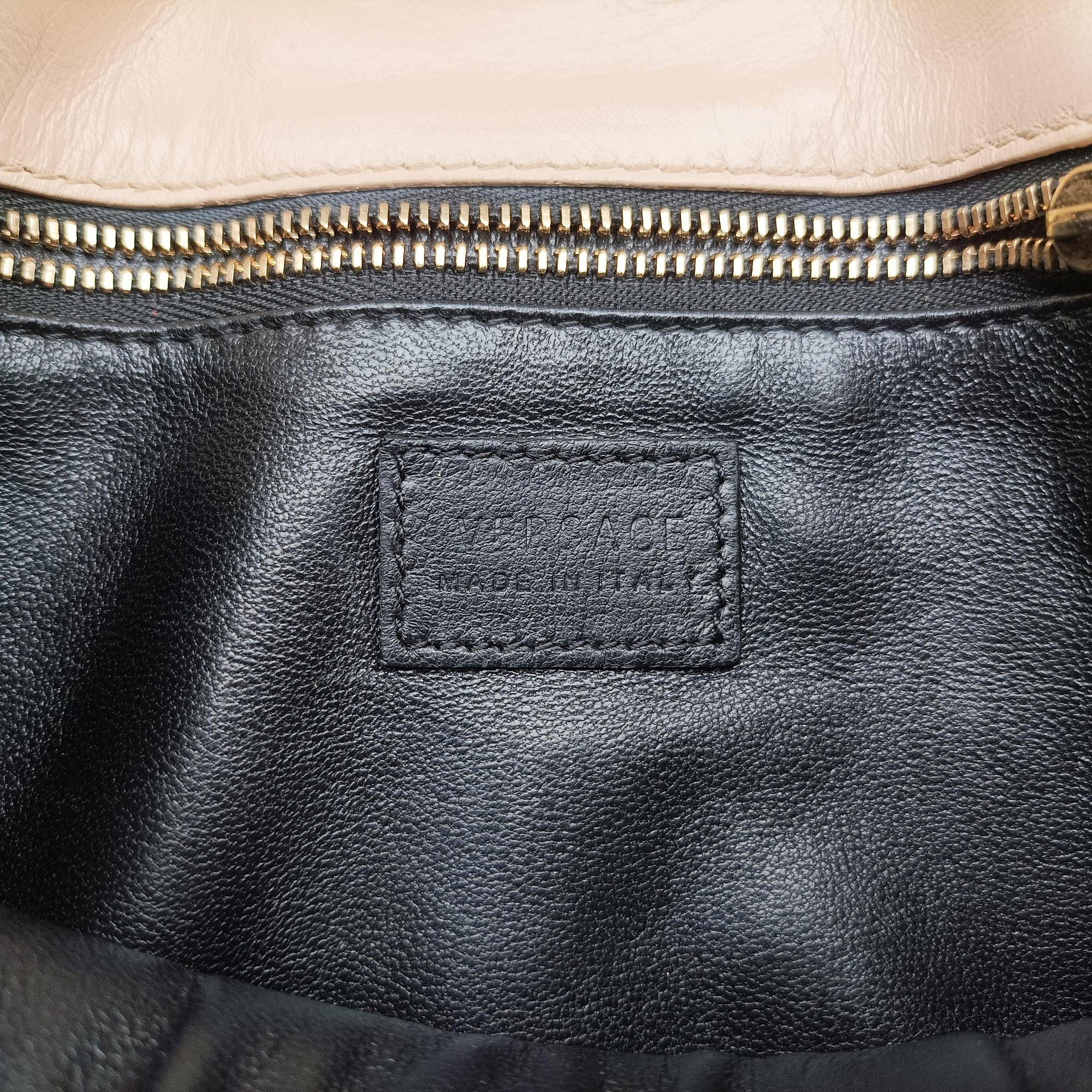 Pre-owned VERSACE La Medusa Beige Leather  shoulderbag | stylenewstar