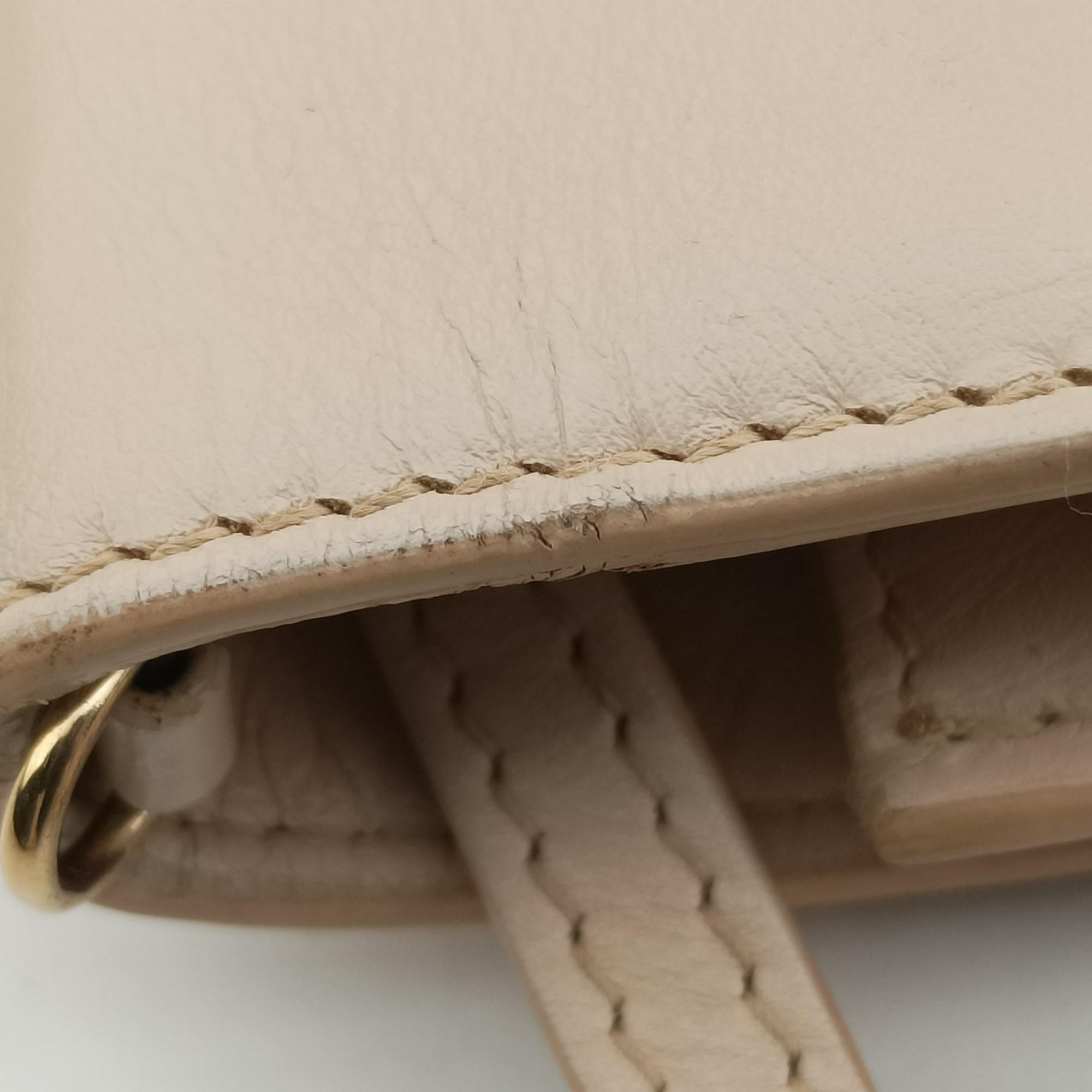 Pre-owned VERSACE La Medusa Beige Leather  shoulderbag | stylenewstar