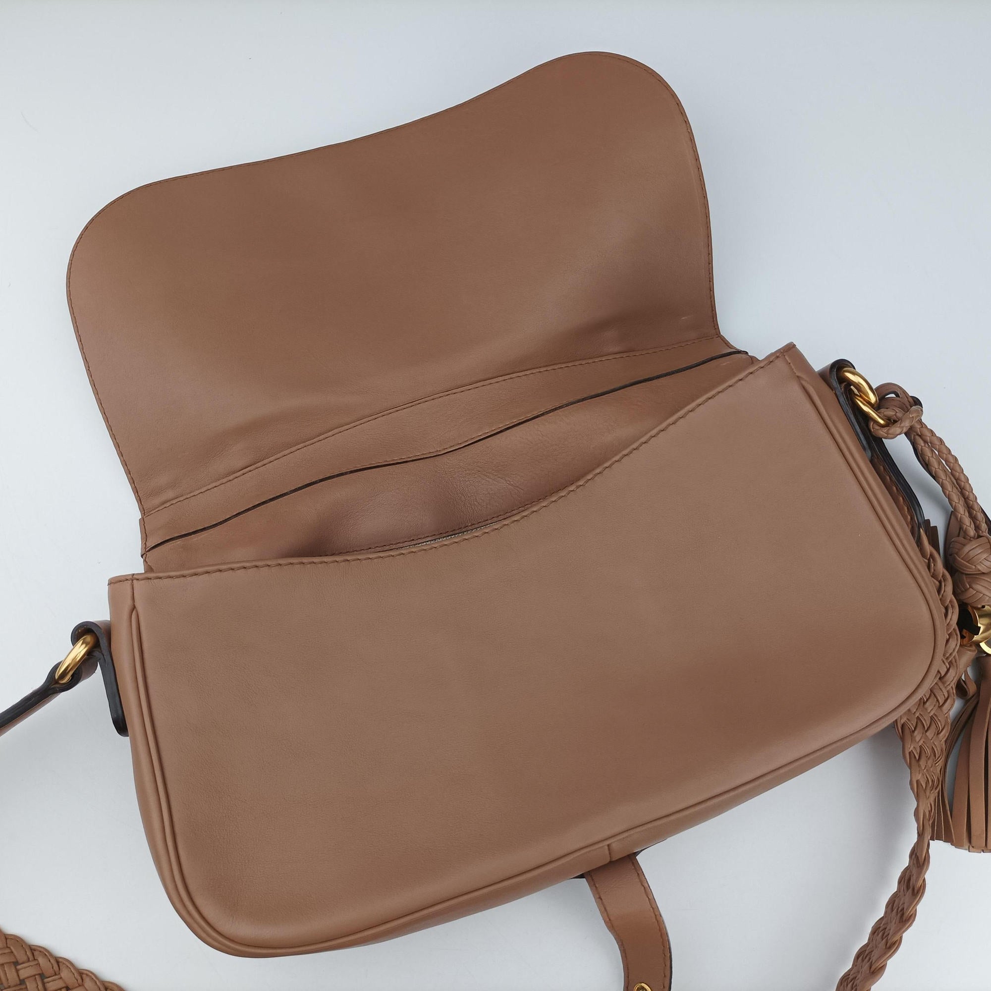 Pre-owned Gucci Tassel Handmade Medium Flap Camel Leather 263954 shoulderbag | stylenewstar