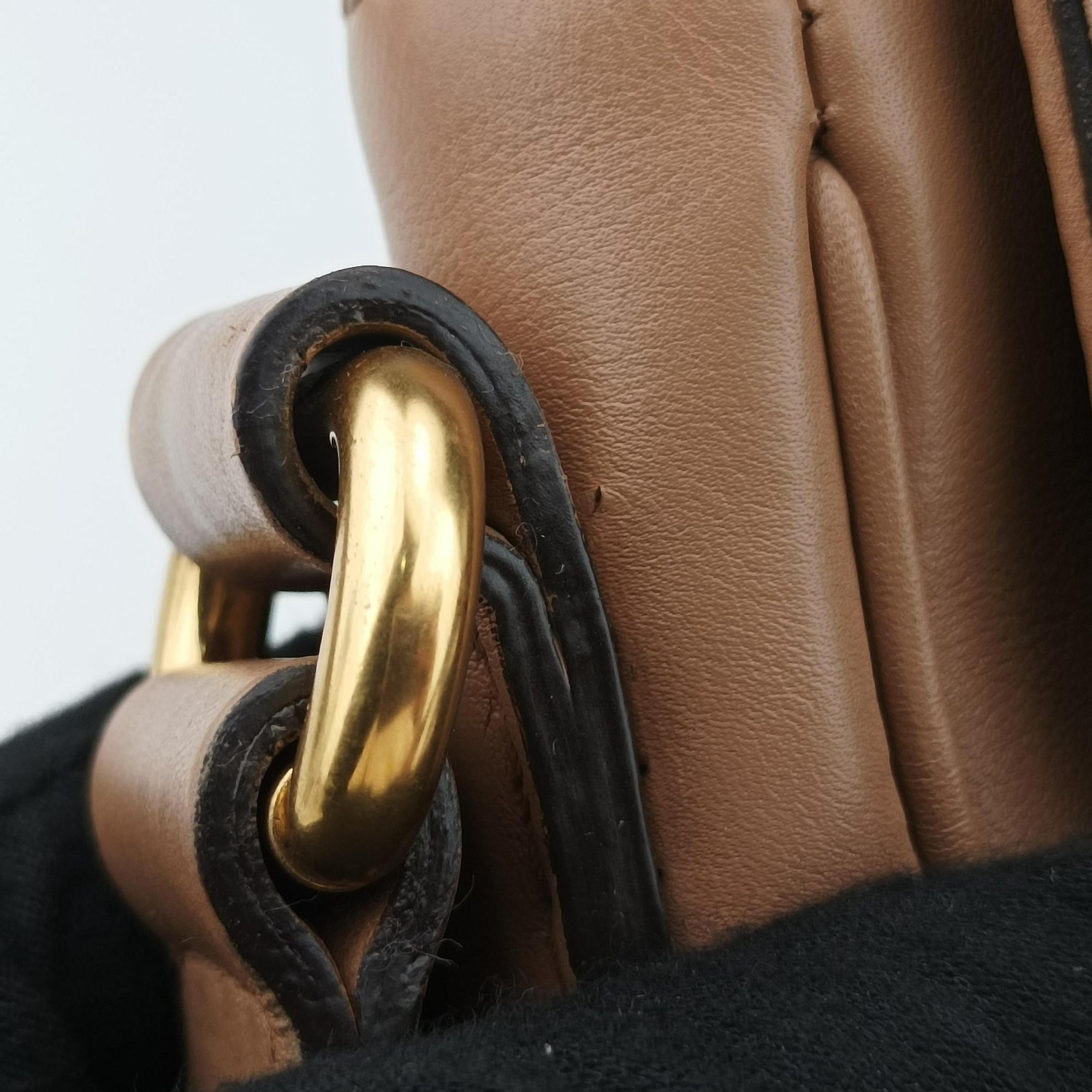 Pre-owned Gucci Tassel Handmade Medium Flap Camel Leather 263954 shoulderbag | stylenewstar