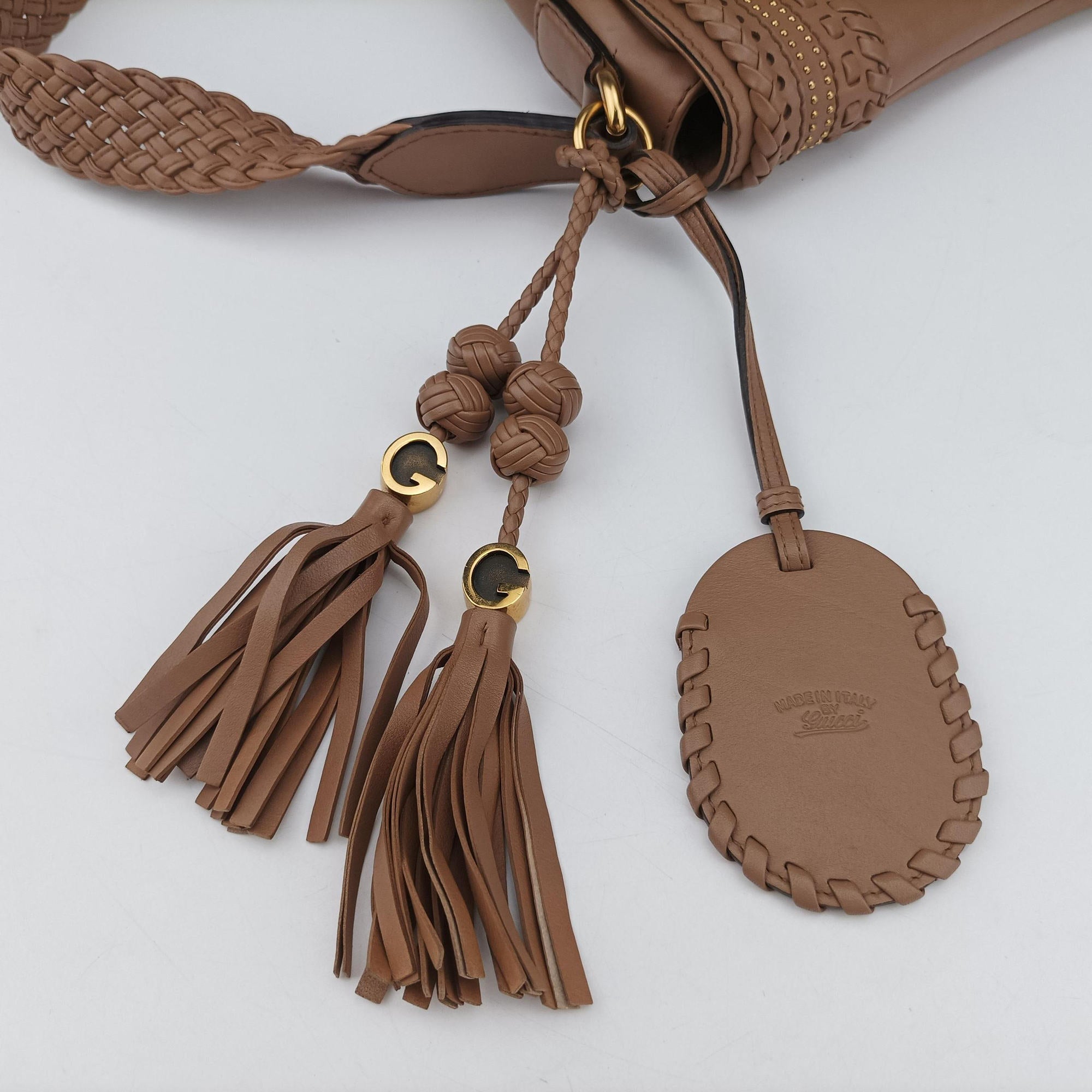 Pre-owned Gucci Tassel Handmade Medium Flap Camel Leather 263954 shoulderbag | stylenewstar