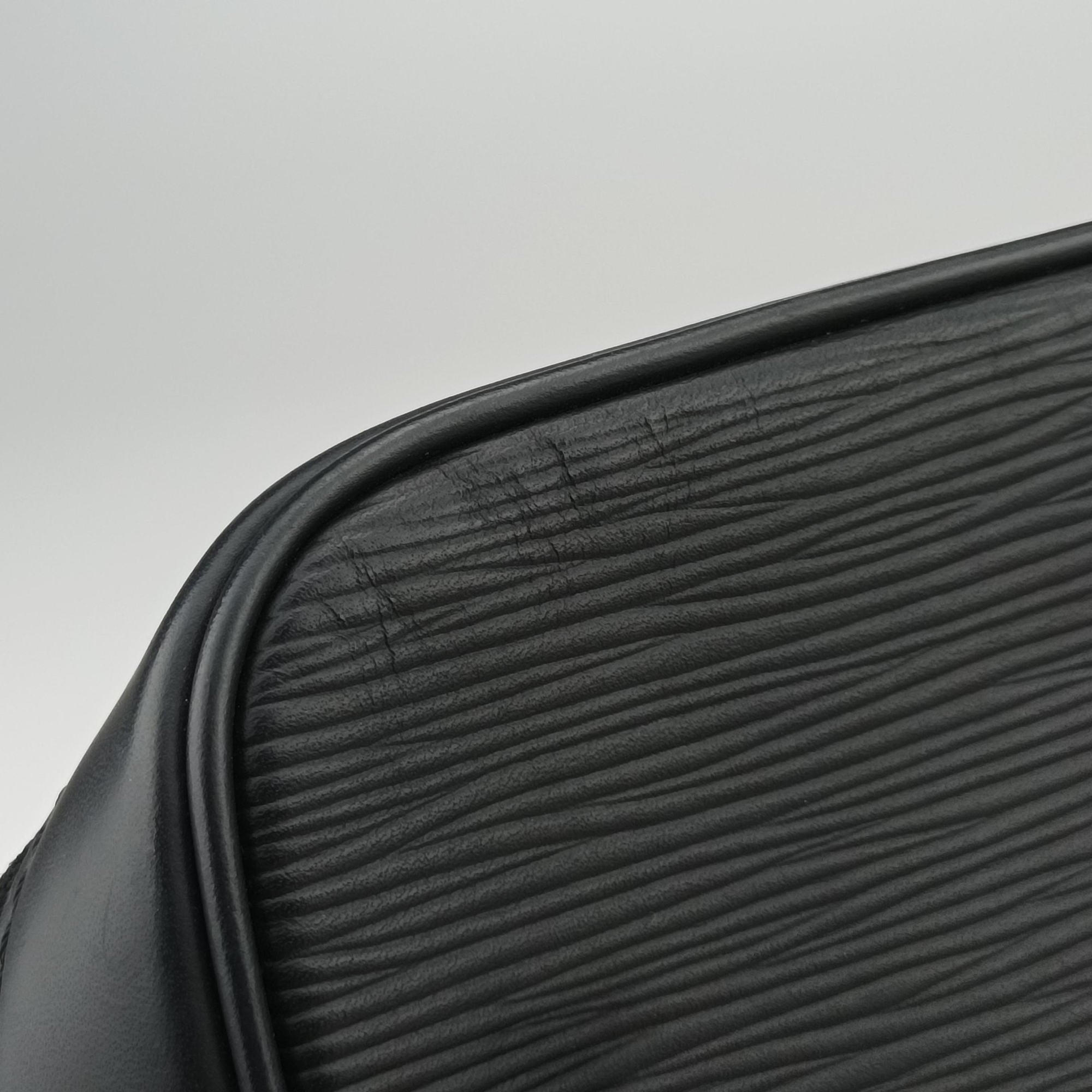 Pre-owned Louis Vuitton Danube PM Supreme Collaboration Noir epi M53431 shoulderbag | stylenewstar