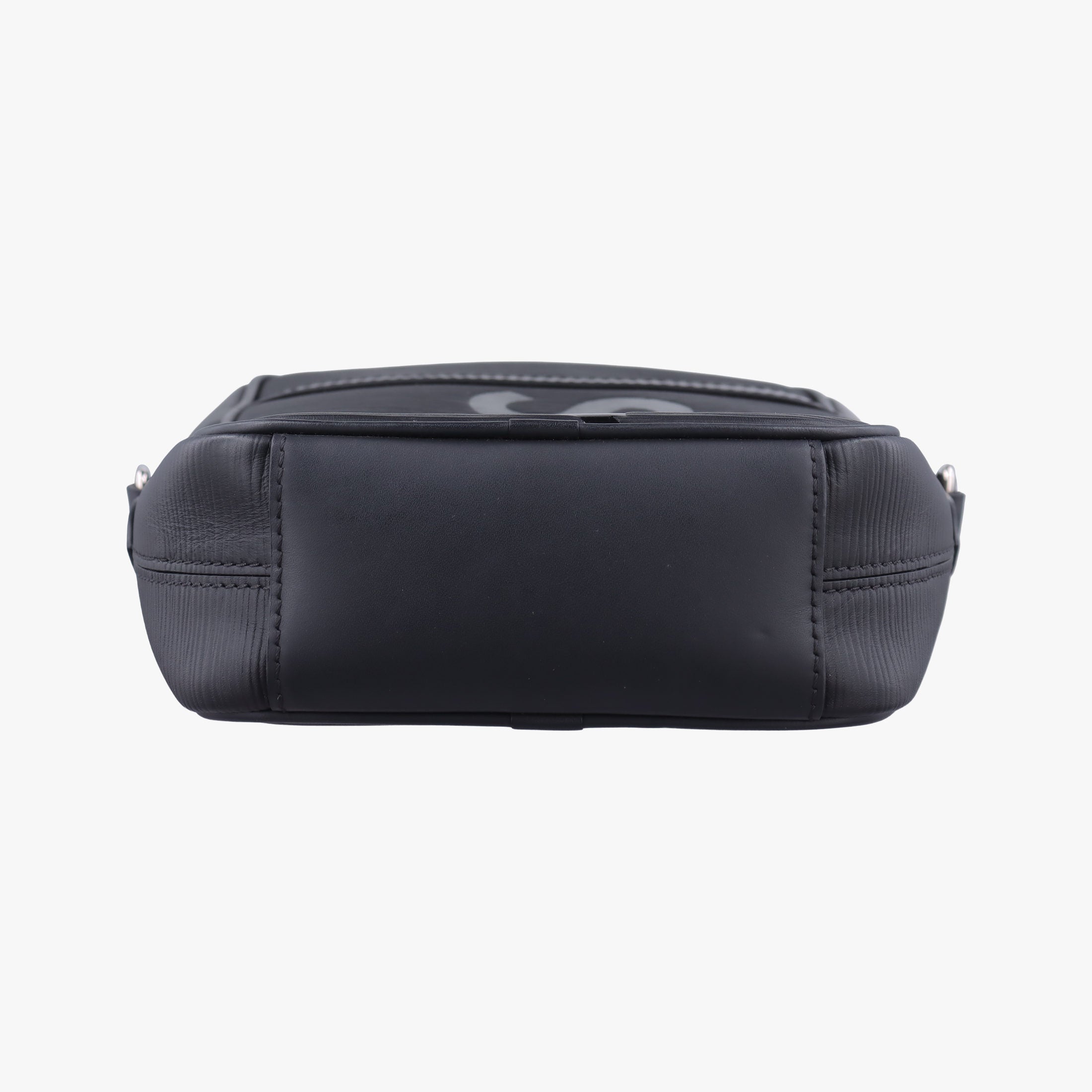 Pre-owned Louis Vuitton Danube PM Supreme Collaboration Noir epi M53431 shoulderbag | stylenewstar