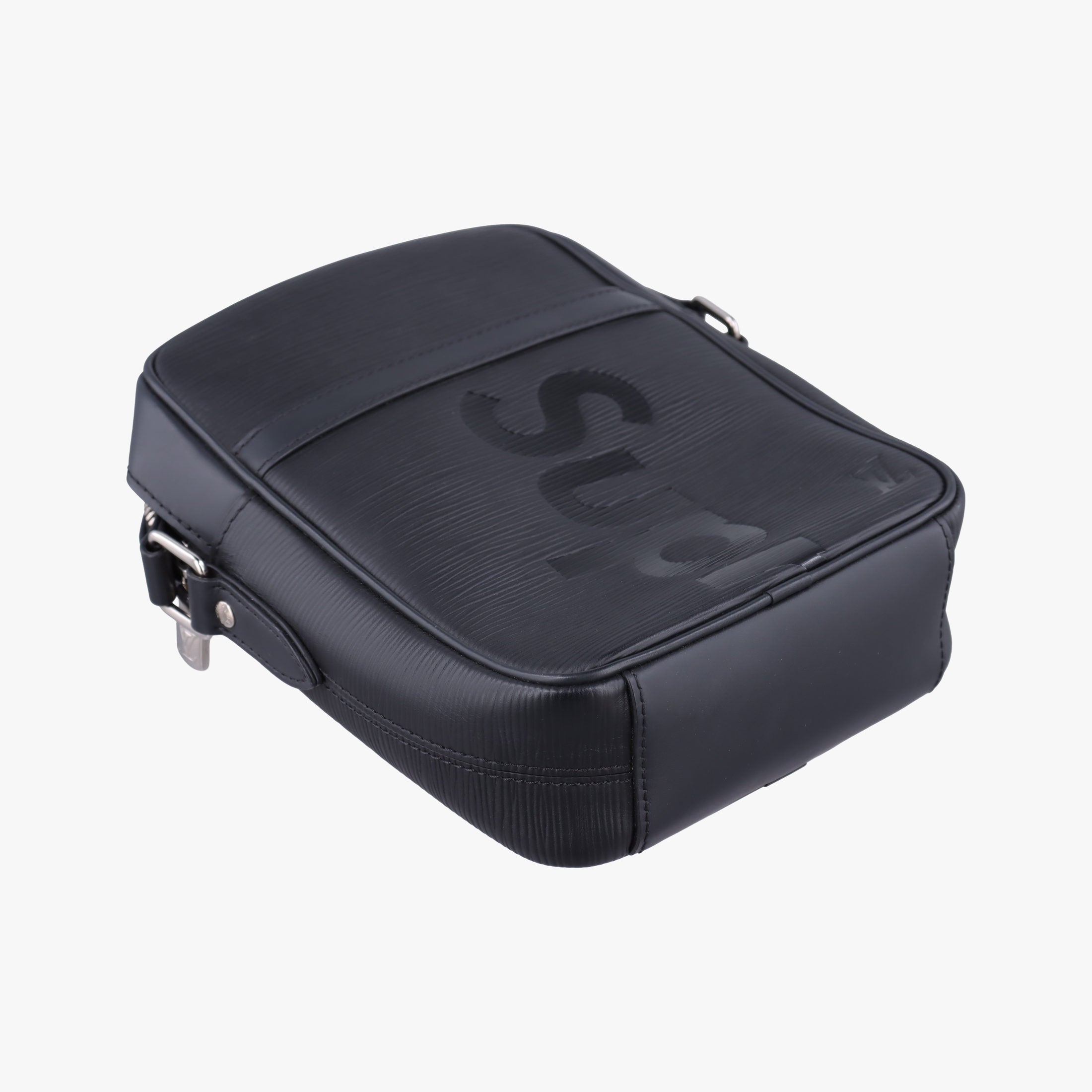 Pre-owned Louis Vuitton Danube PM Supreme Collaboration Noir epi M53431 shoulderbag | stylenewstar