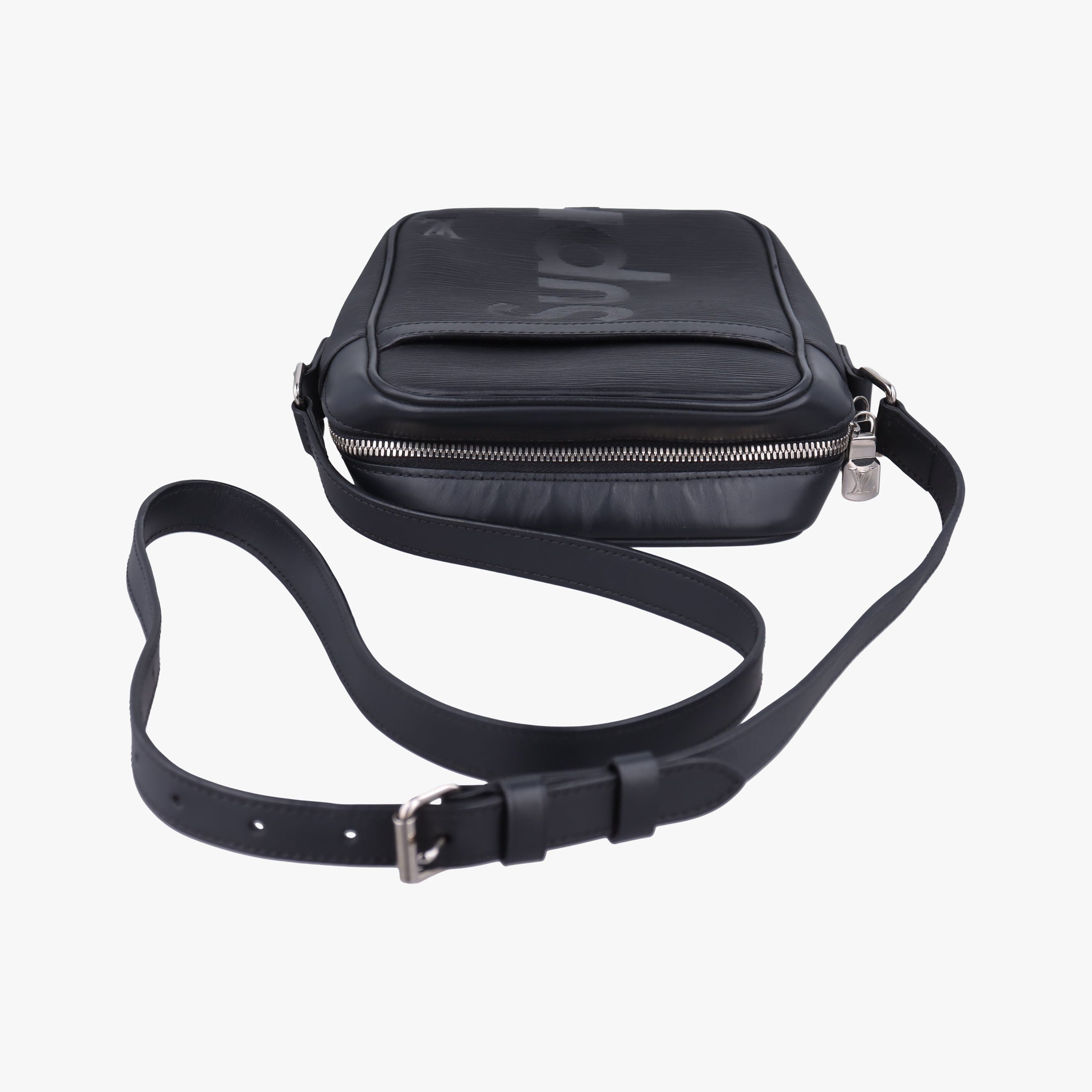 Pre-owned Louis Vuitton Danube PM Supreme Collaboration Noir epi M53431 shoulderbag | stylenewstar