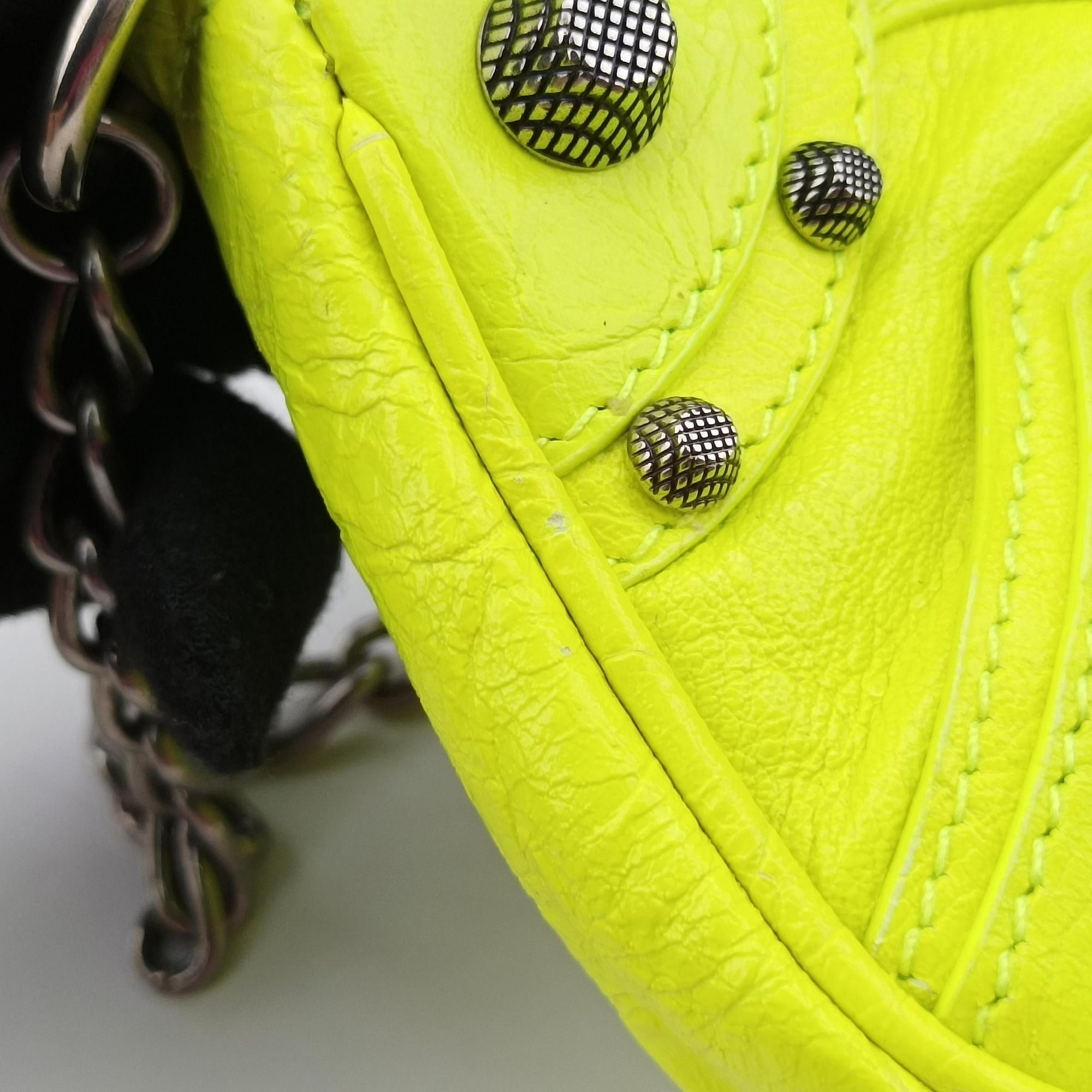 Pre-owned Balenciaga Le Cagole Green lambskin  shoulderbag | stylenewstar