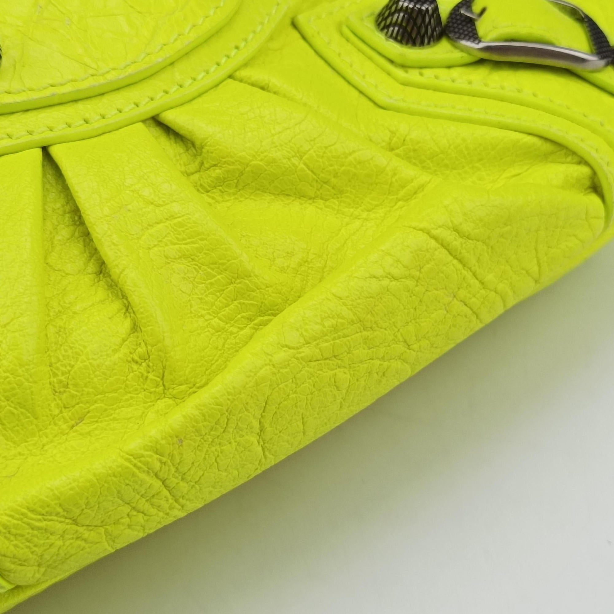 Pre-owned Balenciaga Le Cagole Green lambskin  shoulderbag | stylenewstar