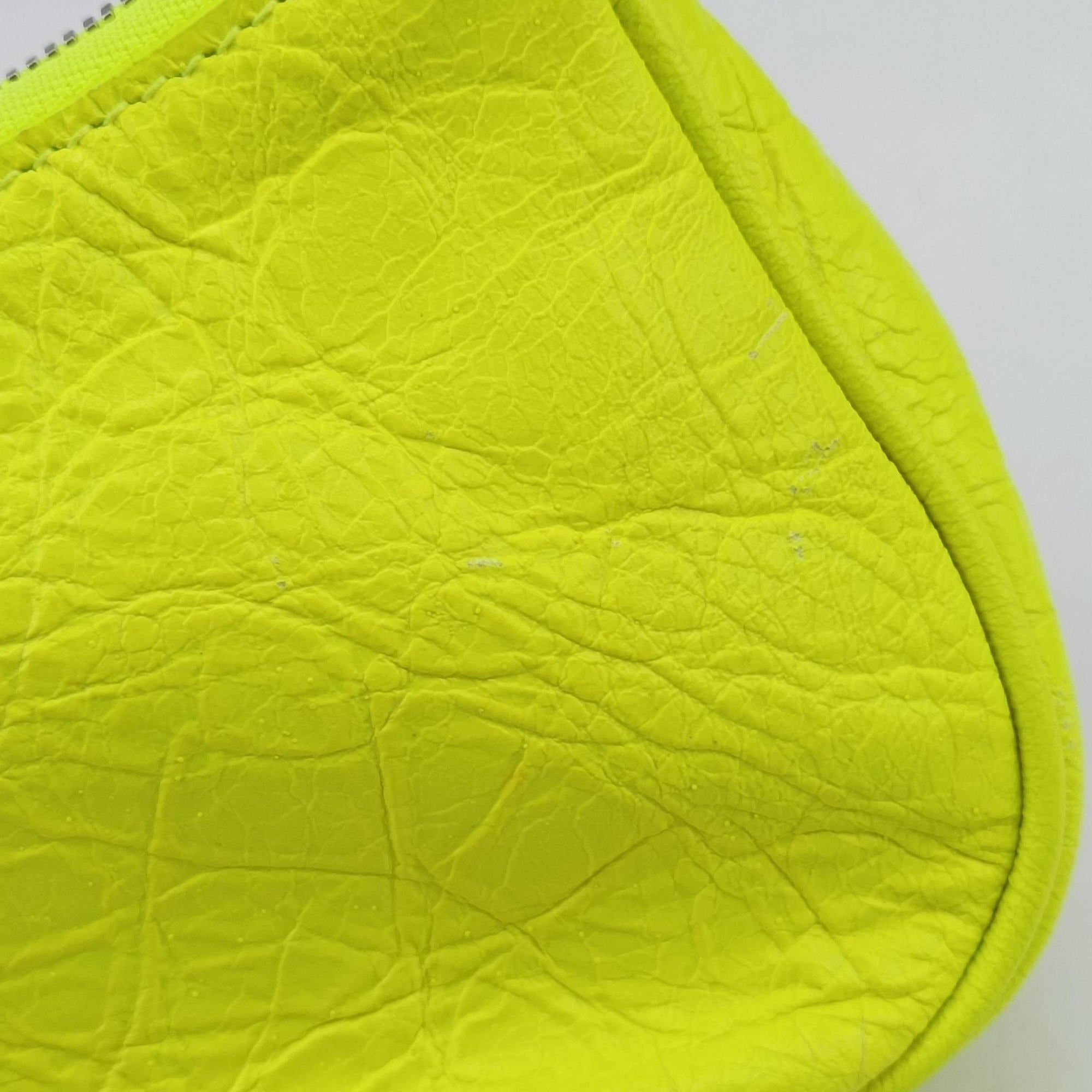 Pre-owned Balenciaga Le Cagole Green lambskin  shoulderbag | stylenewstar
