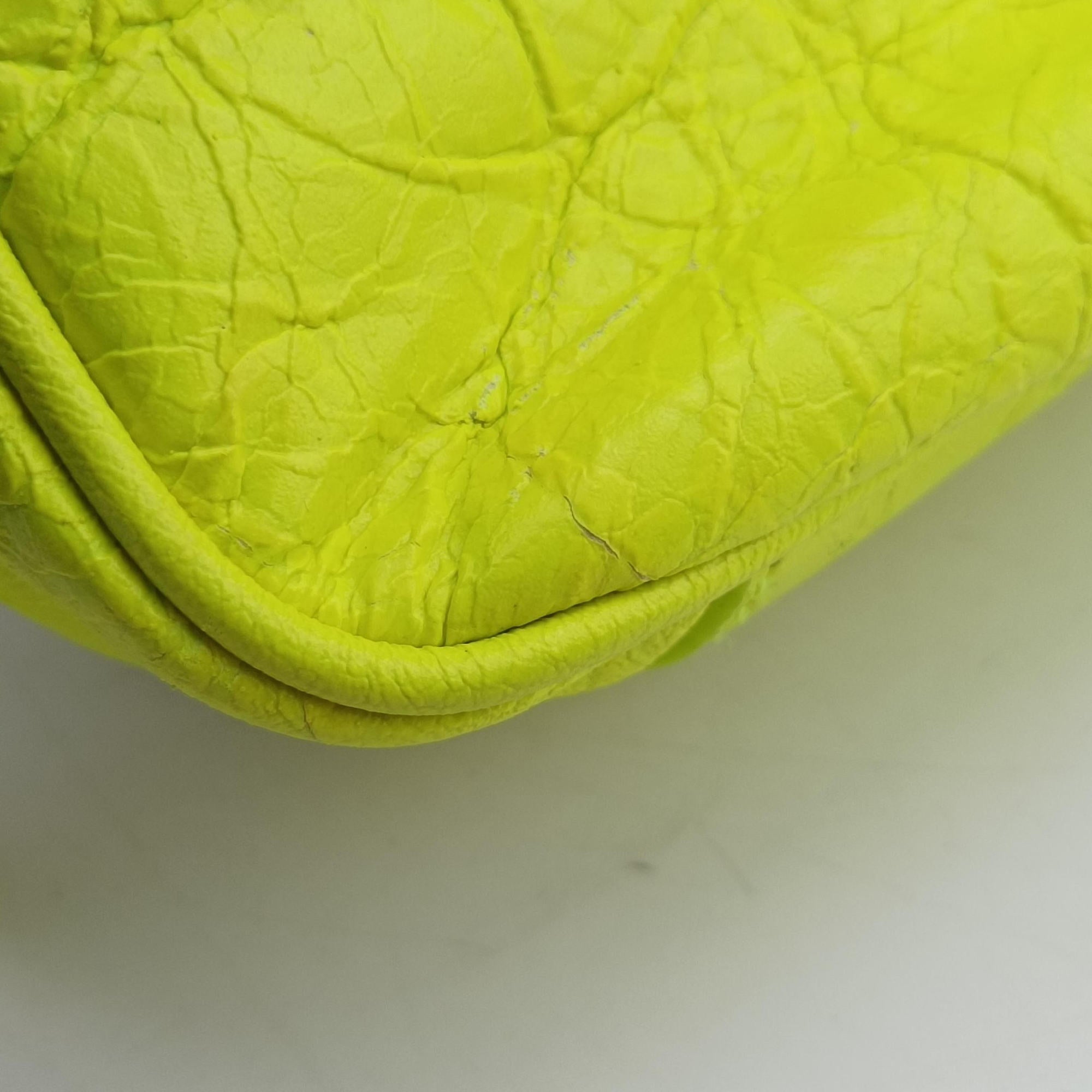 Pre-owned Balenciaga Le Cagole Green lambskin  shoulderbag | stylenewstar