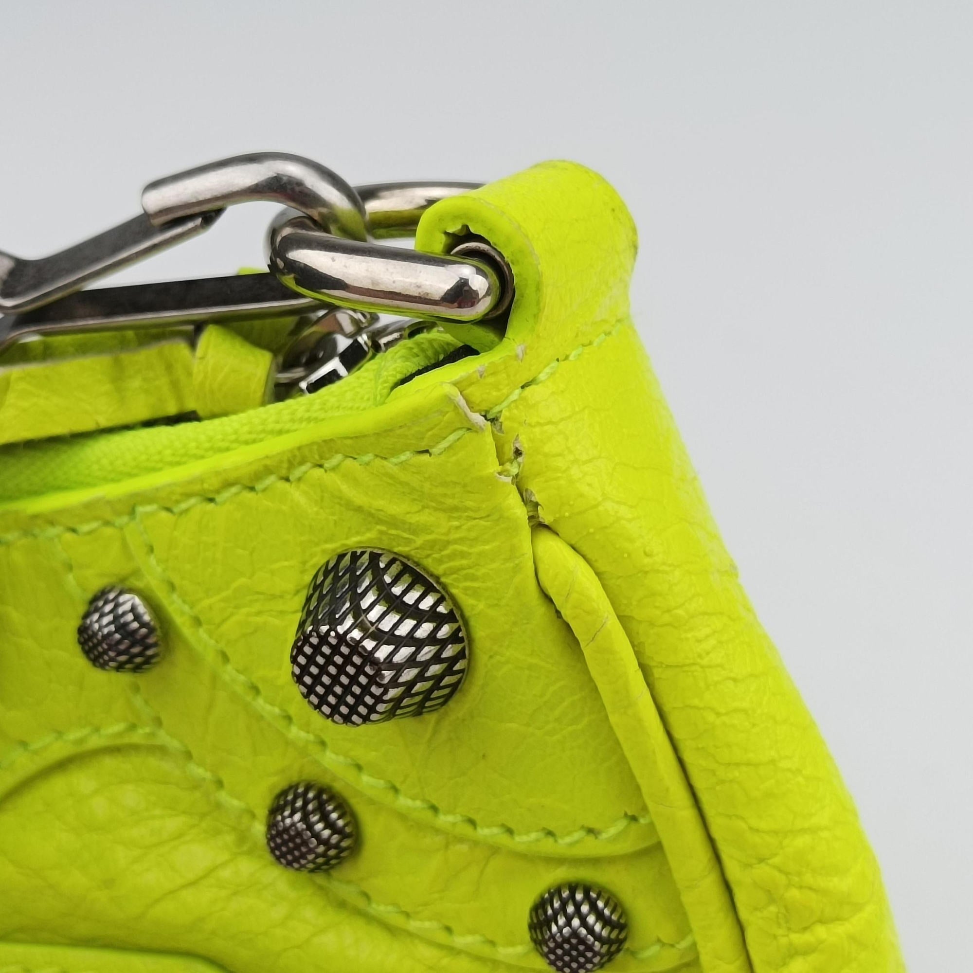 Pre-owned Balenciaga Le Cagole Green lambskin  shoulderbag | stylenewstar