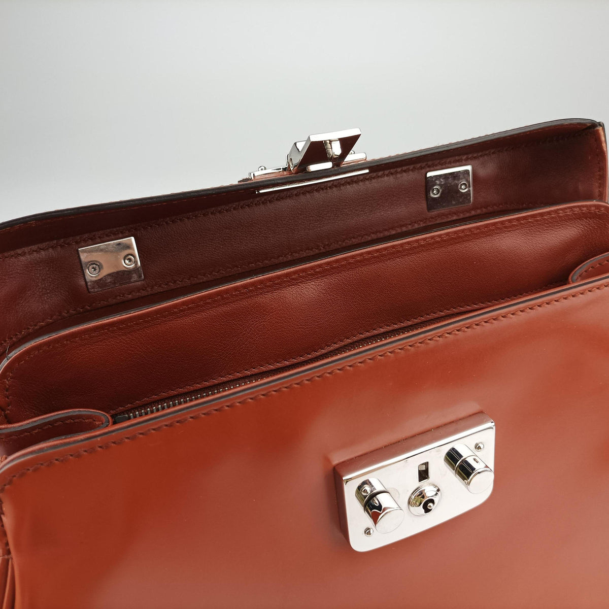 Pre-owned Gucci Bamboo Orange Leather 331830 handbag | stylenewstar