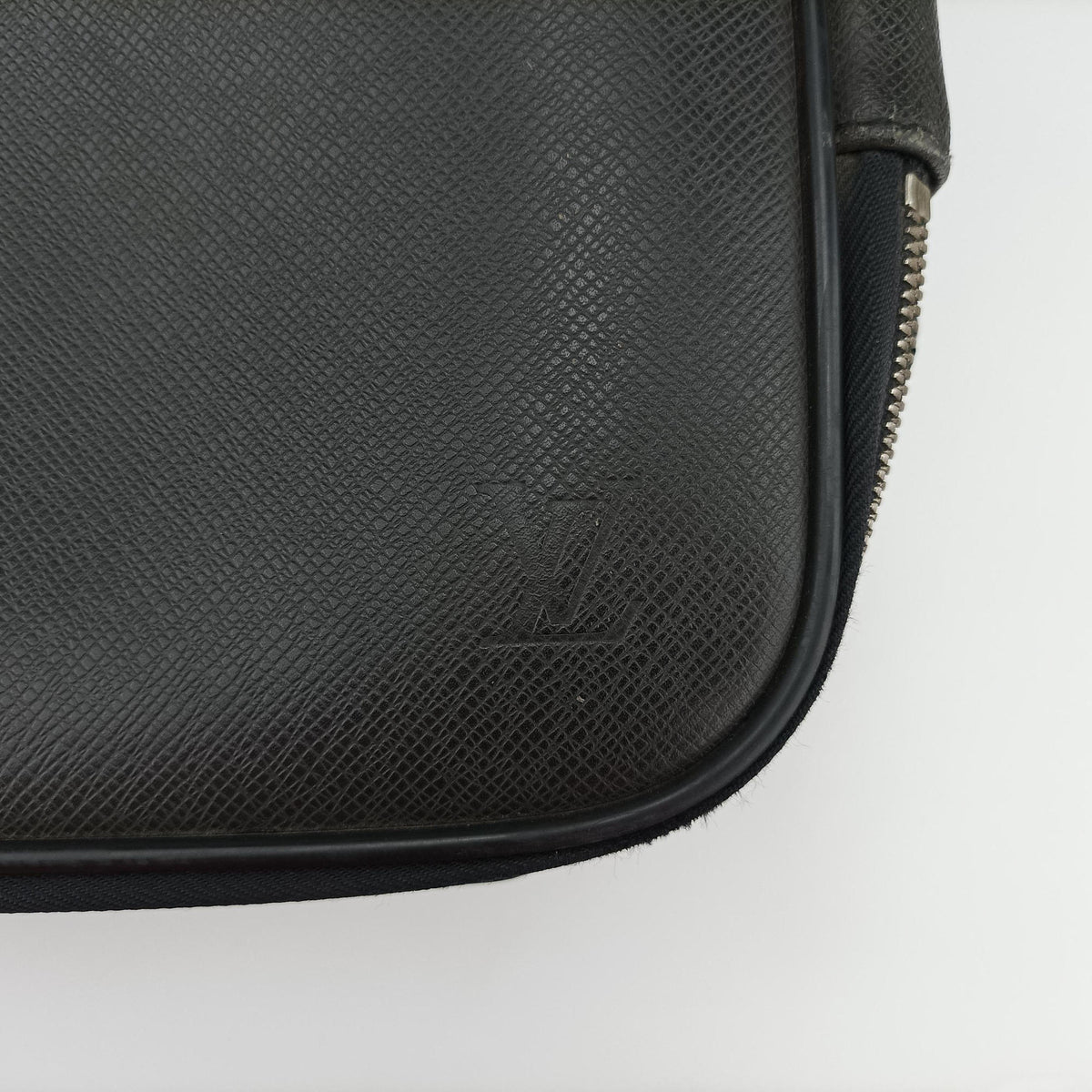 Secondhand Louis Vuitton Pegase 55 ARDOISE Taiga Leather M23272 suitcase | stylenewstar