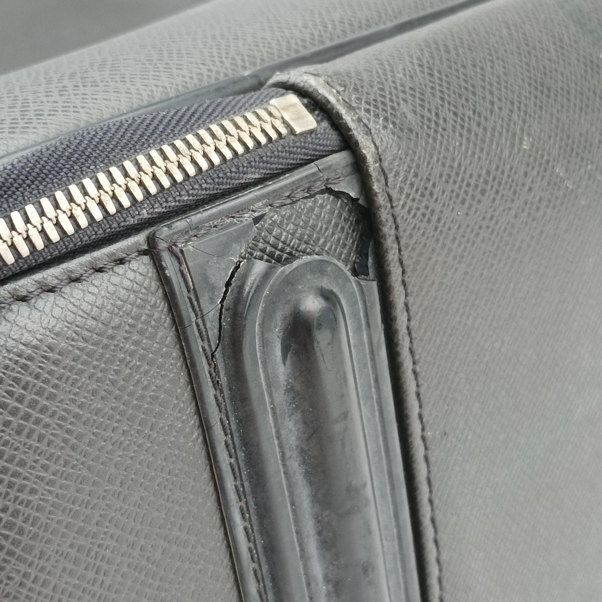 Secondhand Louis Vuitton Pegase 55 ARDOISE Taiga Leather M23272 suitcase | stylenewstar