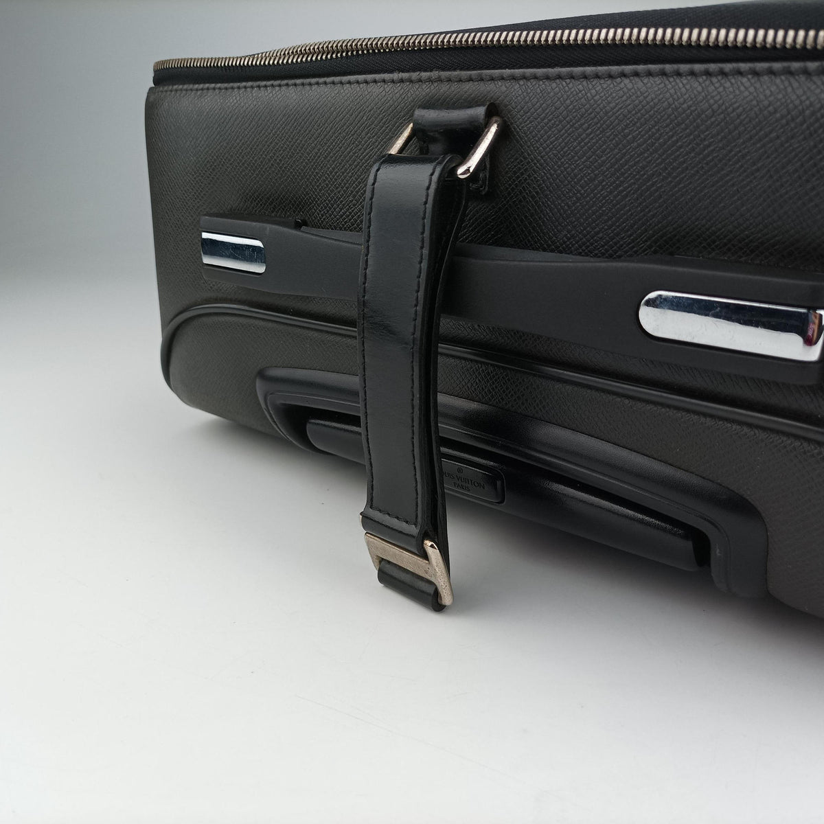 Secondhand Louis Vuitton Pegase 55 ARDOISE Taiga Leather M23272 suitcase | stylenewstar