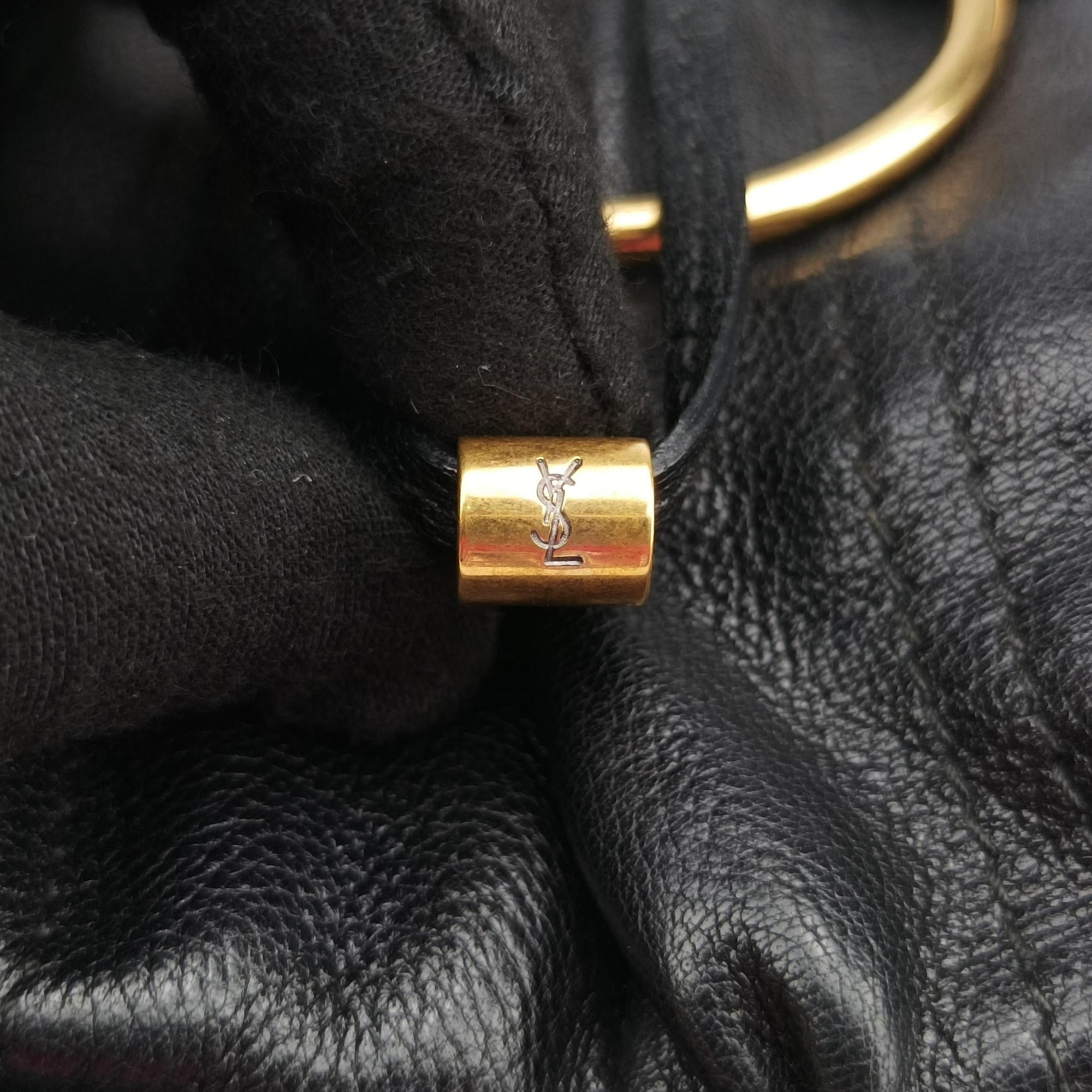 Secondhand Yves Saint Laurent Saharienne Black Leather 139259 shoulderbag | stylenewstar