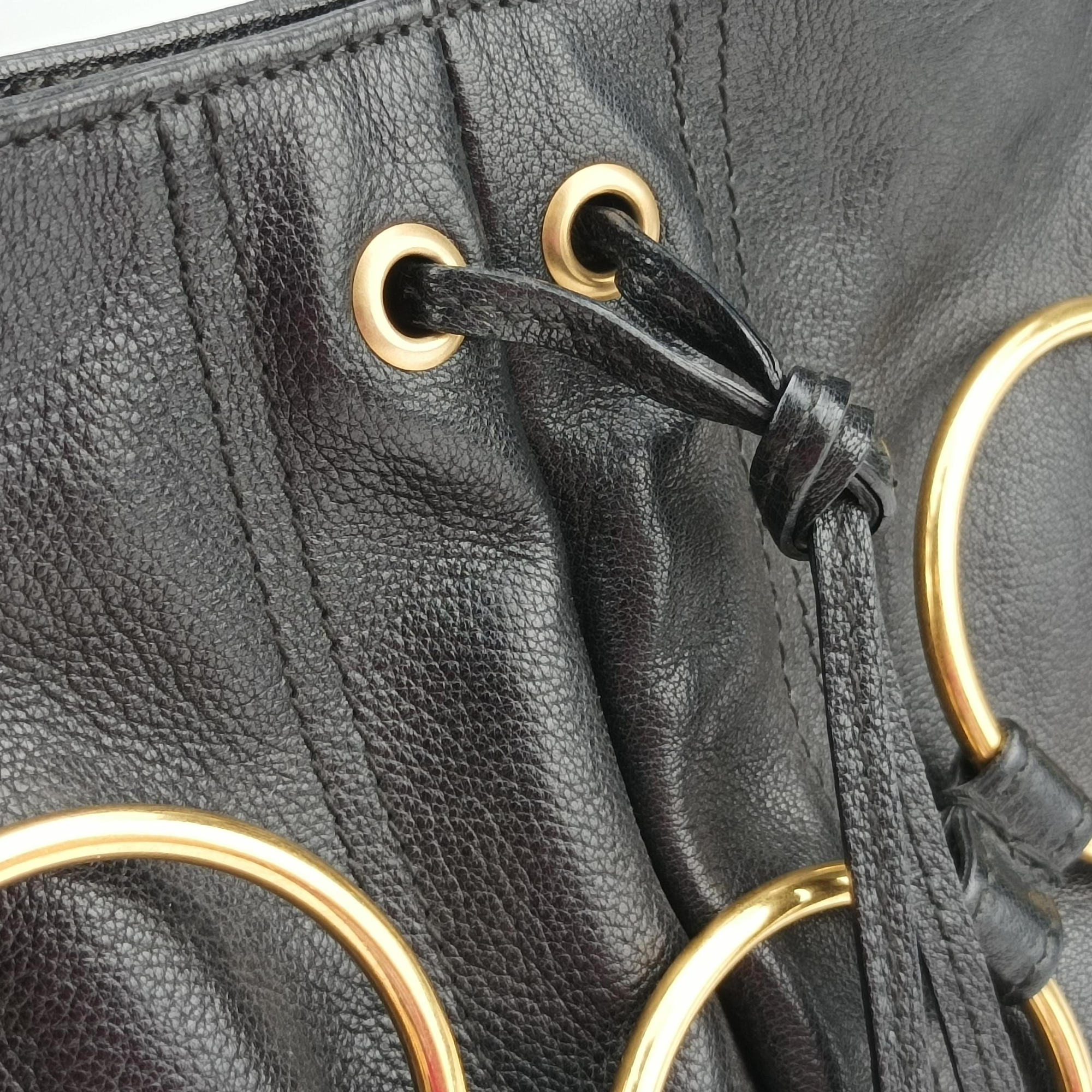 Secondhand Yves Saint Laurent Saharienne Black Leather 139259 shoulderbag | stylenewstar