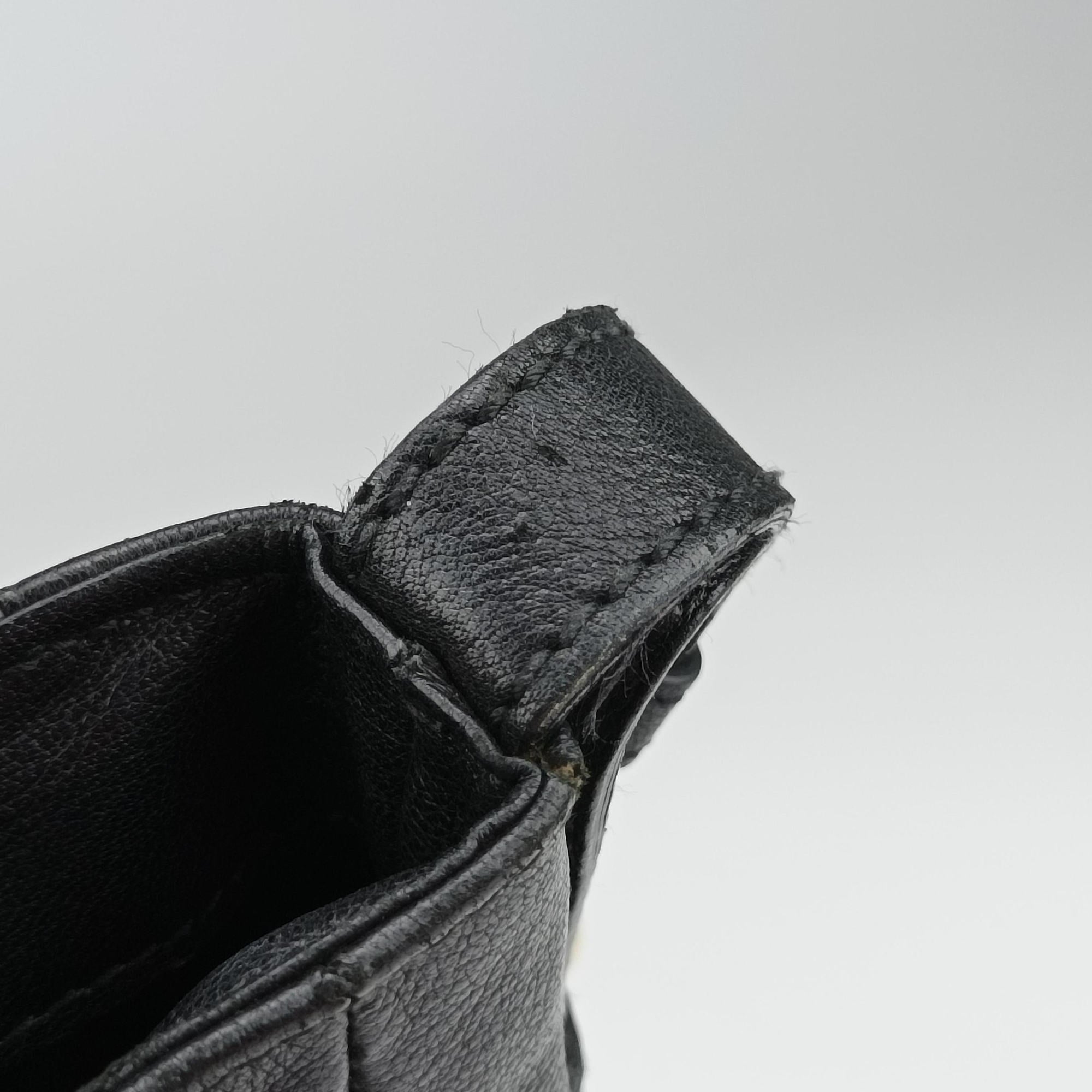 Secondhand Yves Saint Laurent Saharienne Black Leather 139259 shoulderbag | stylenewstar