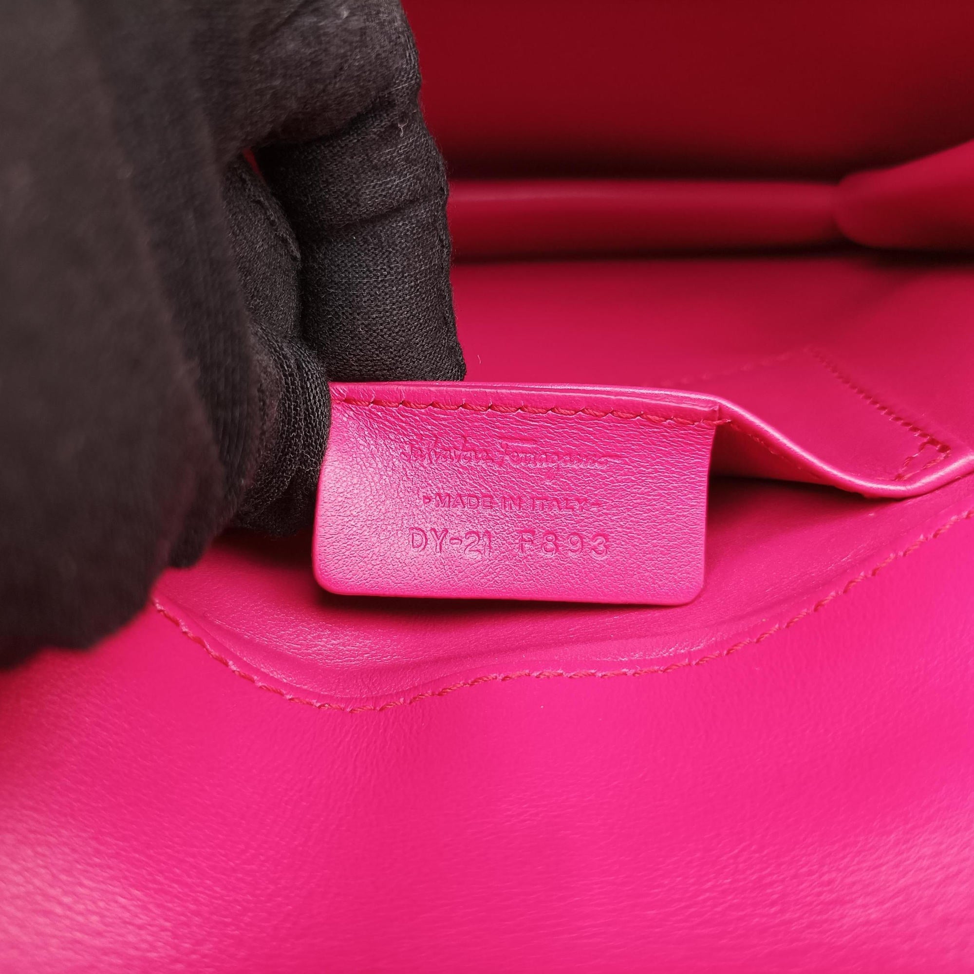 Secondhand Ferragamo Thalia Rose Leather  shoulderbag | stylenewstar