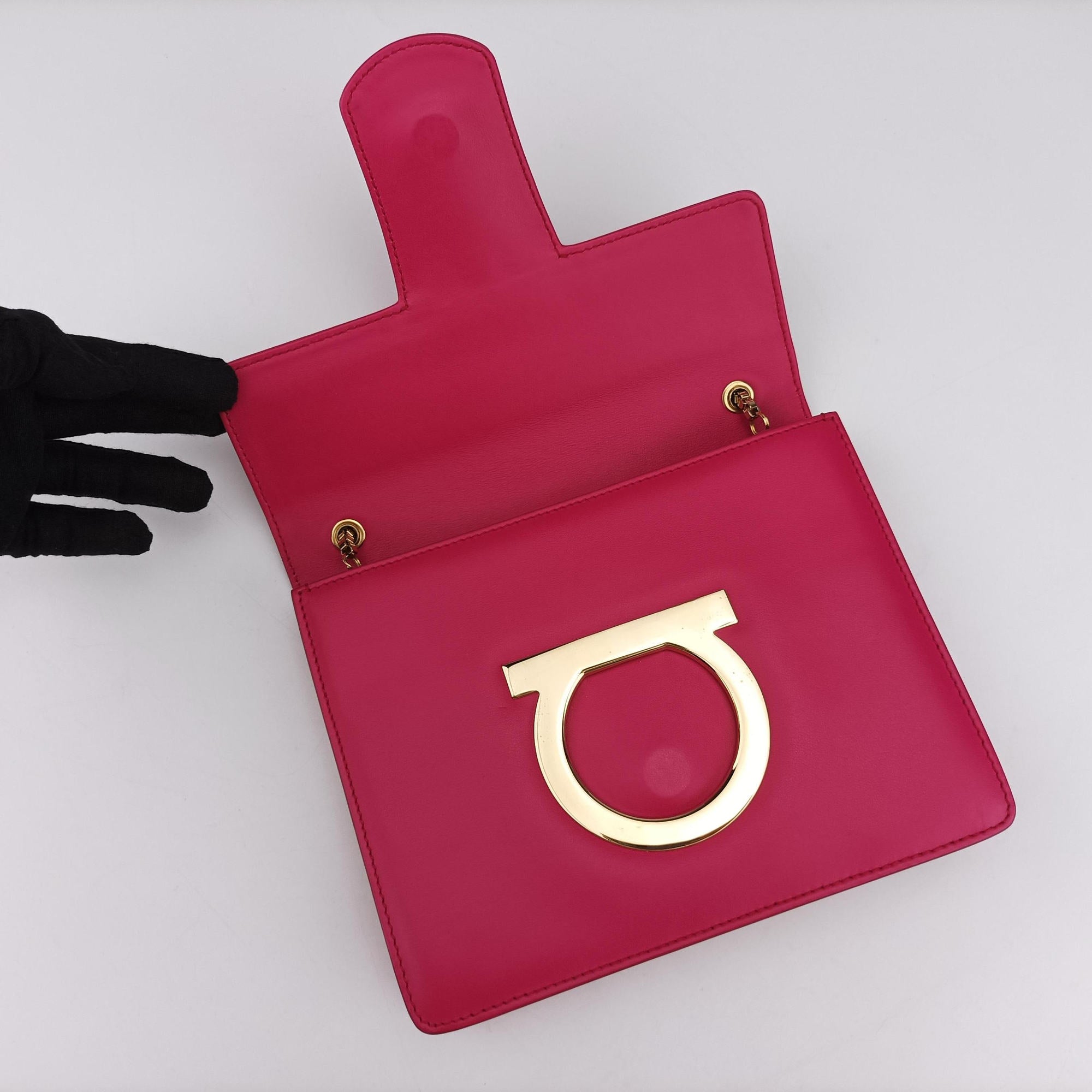 Secondhand Ferragamo Thalia Rose Leather  shoulderbag | stylenewstar