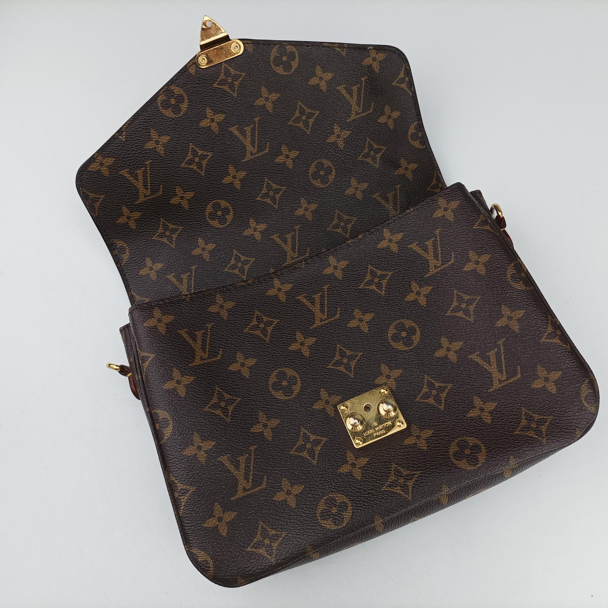 Pre-owned Louis Vuitton Pochette Metis MM Brown Monogram Canvas M44875 shoulderbag | stylenewstar