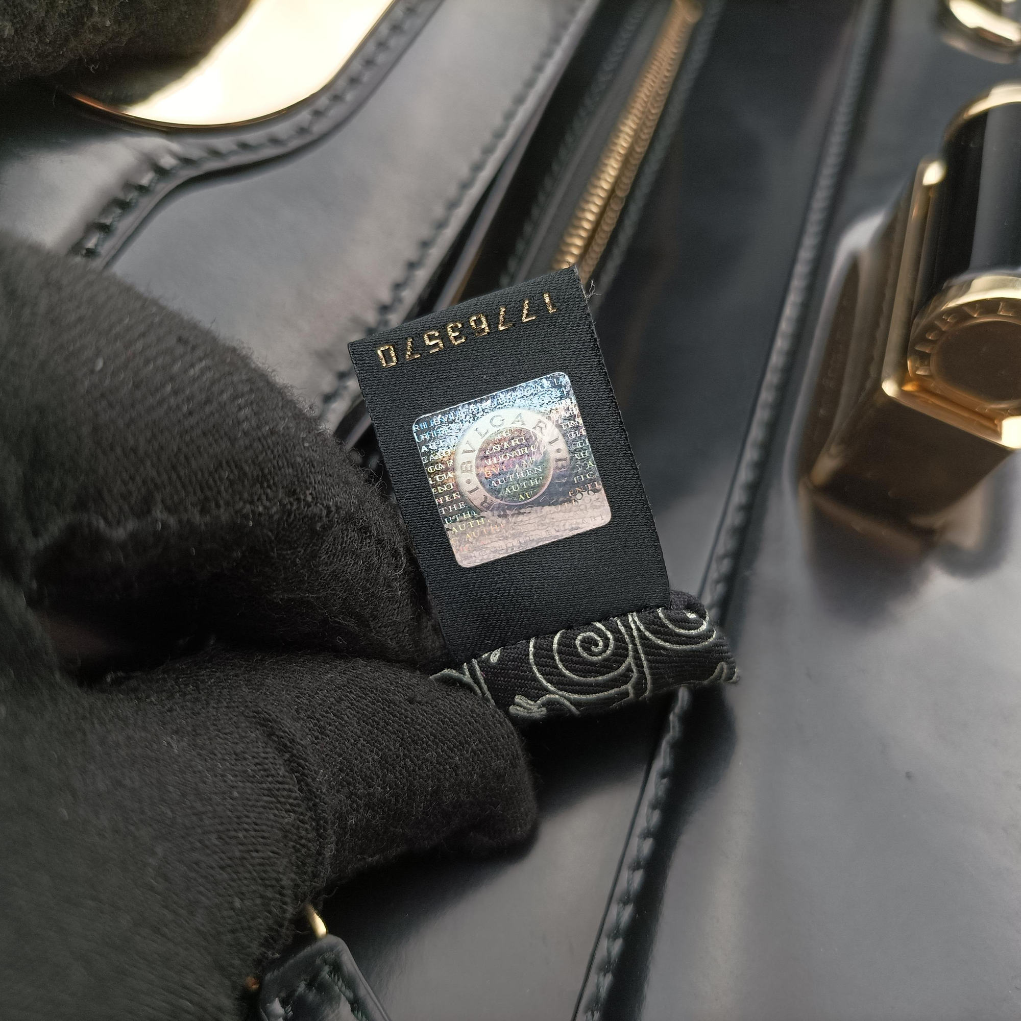 Secondhand Bvlgari Leopard Print Black Leather× Fur  shoulderbag | stylenewstar
