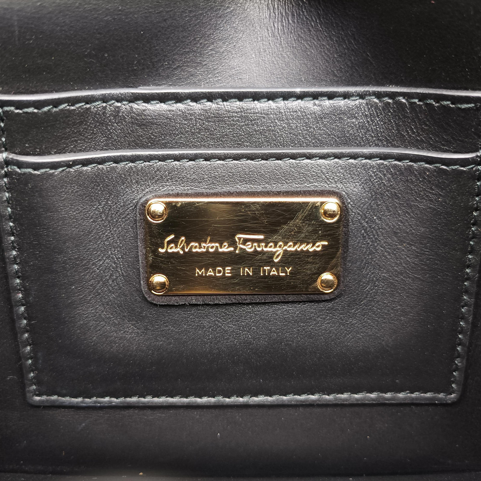 Pre-owned Ferragamo Vara Black Suede × Mink Fur  shoulderbag | stylenewstar