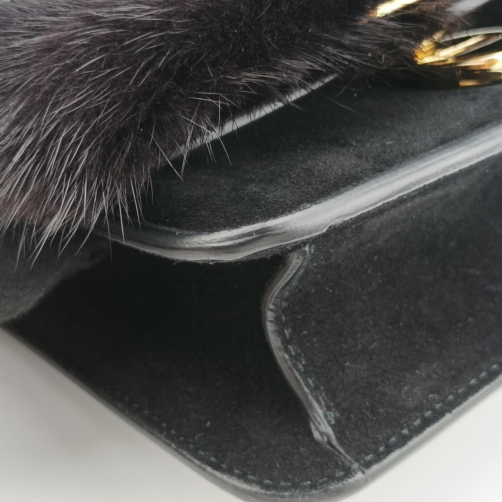 Pre-owned Ferragamo Vara Black Suede × Mink Fur  shoulderbag | stylenewstar