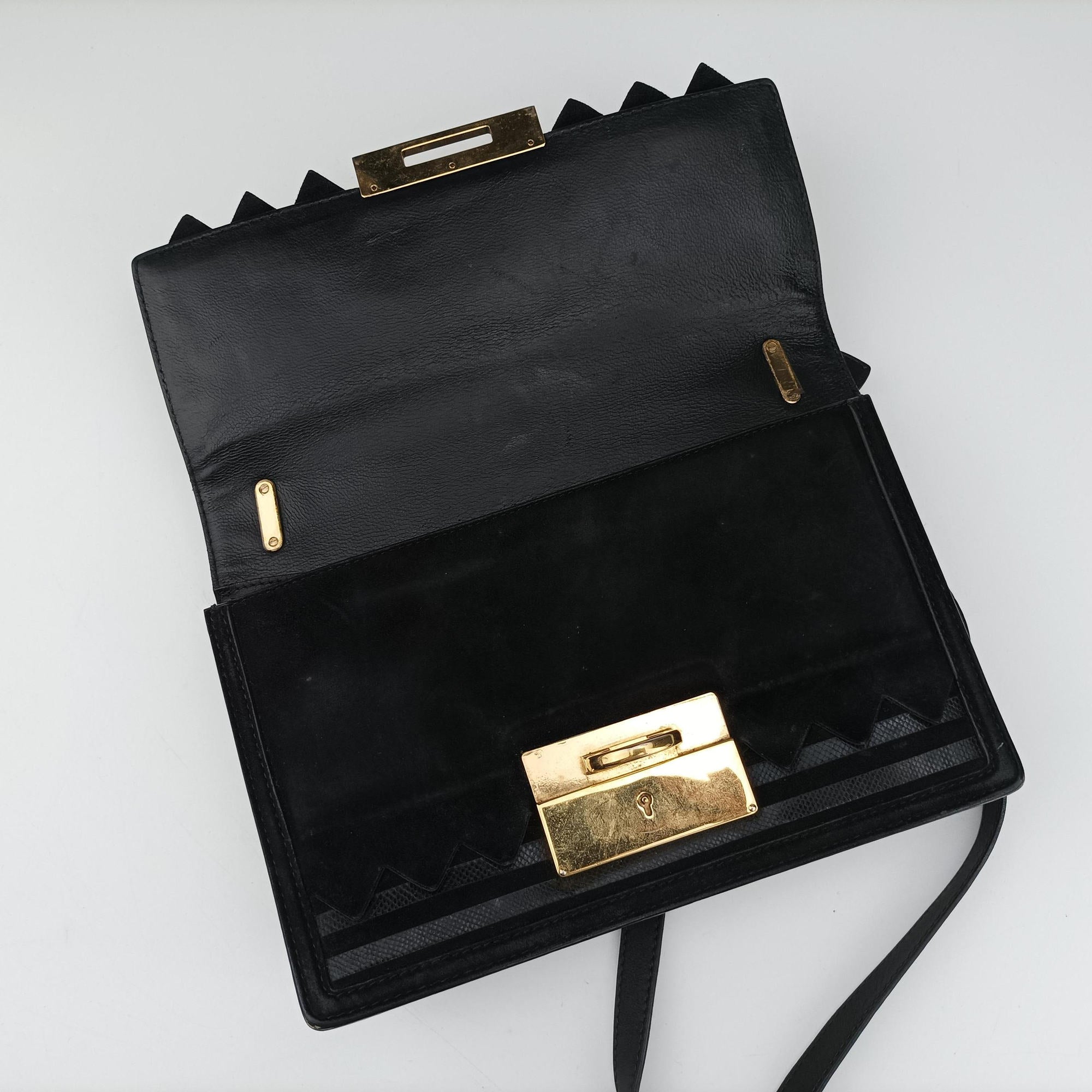 Pre-owned Ferragamo Gancini Black Leather×Suede  shoulderbag | stylenewstar