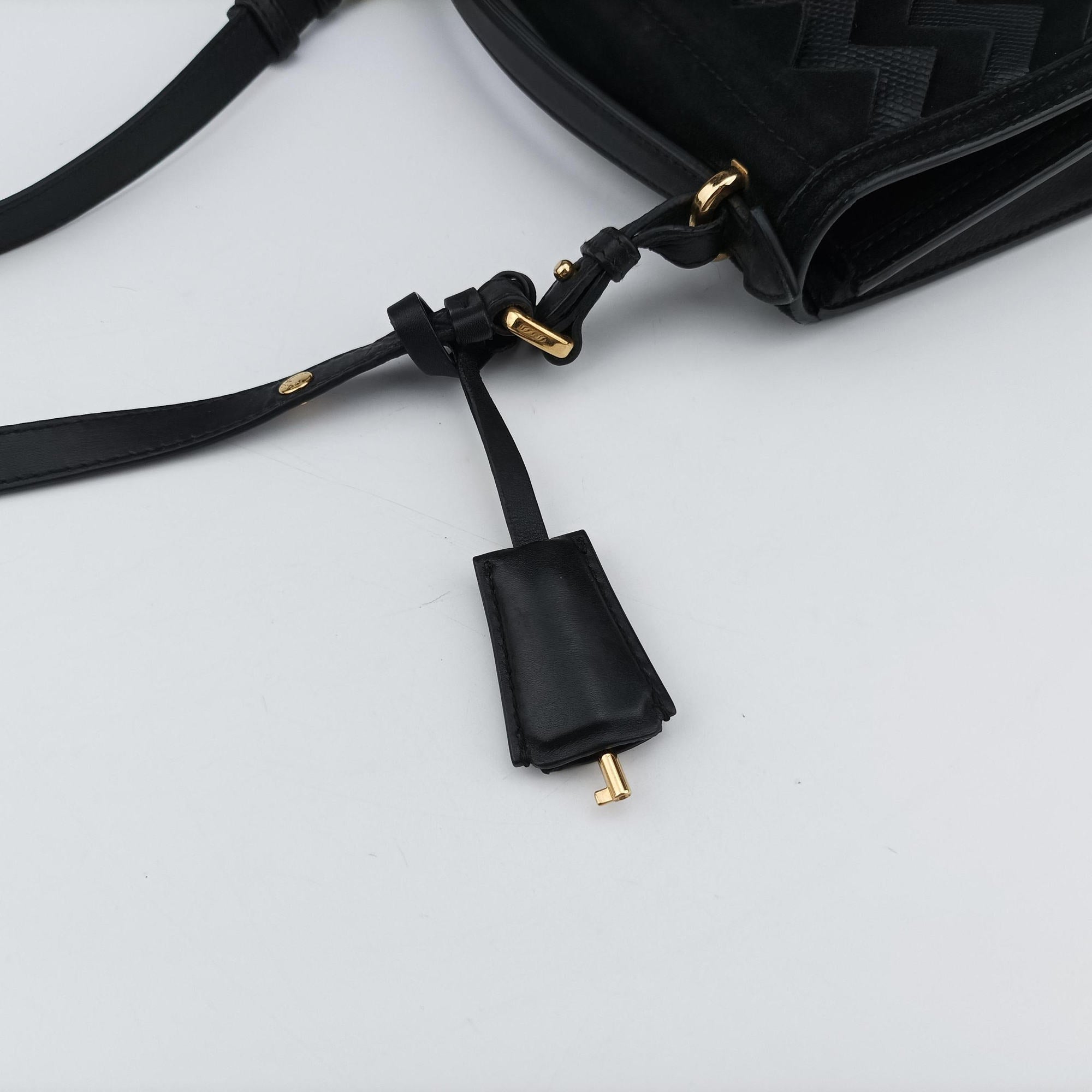 Pre-owned Ferragamo Gancini Black Leather×Suede  shoulderbag | stylenewstar
