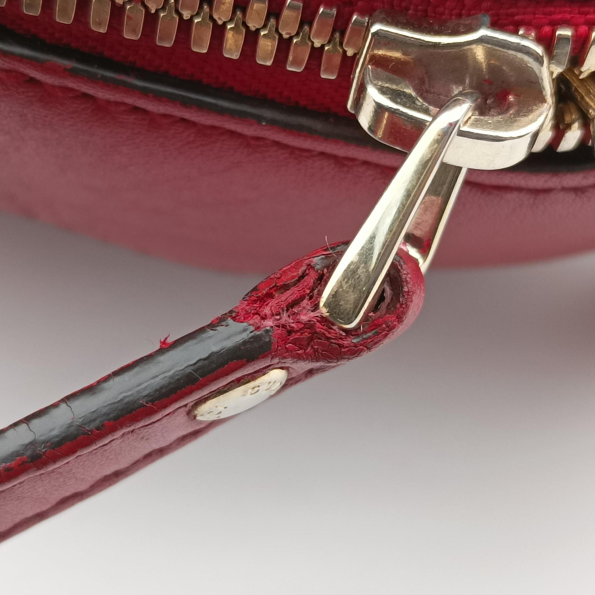 Pre-owned Gucci Microguccissima Red Leather 510289 shoulderbag | stylenewstar