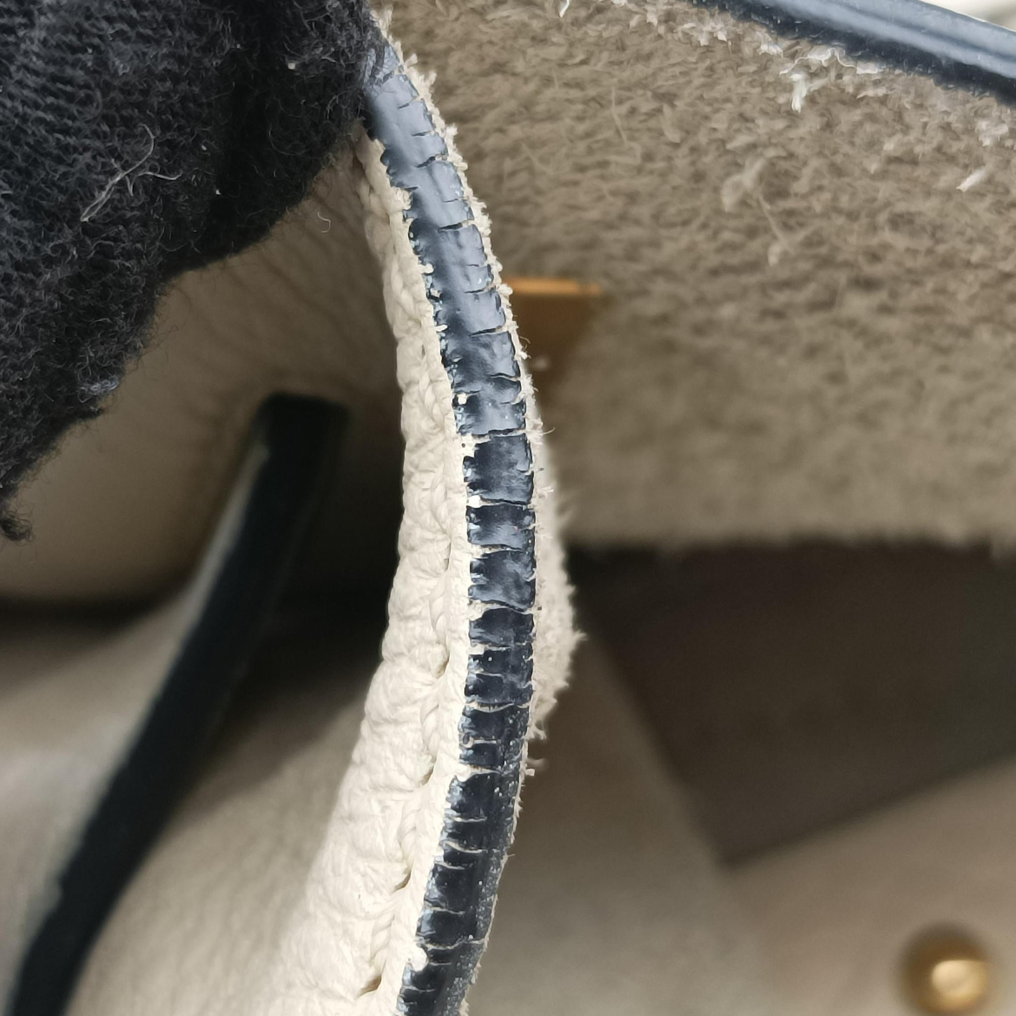 Pre-owned Valentino My Rockstud Rolling Flap Top Handle White Leather  shoulderbag | stylenewstar