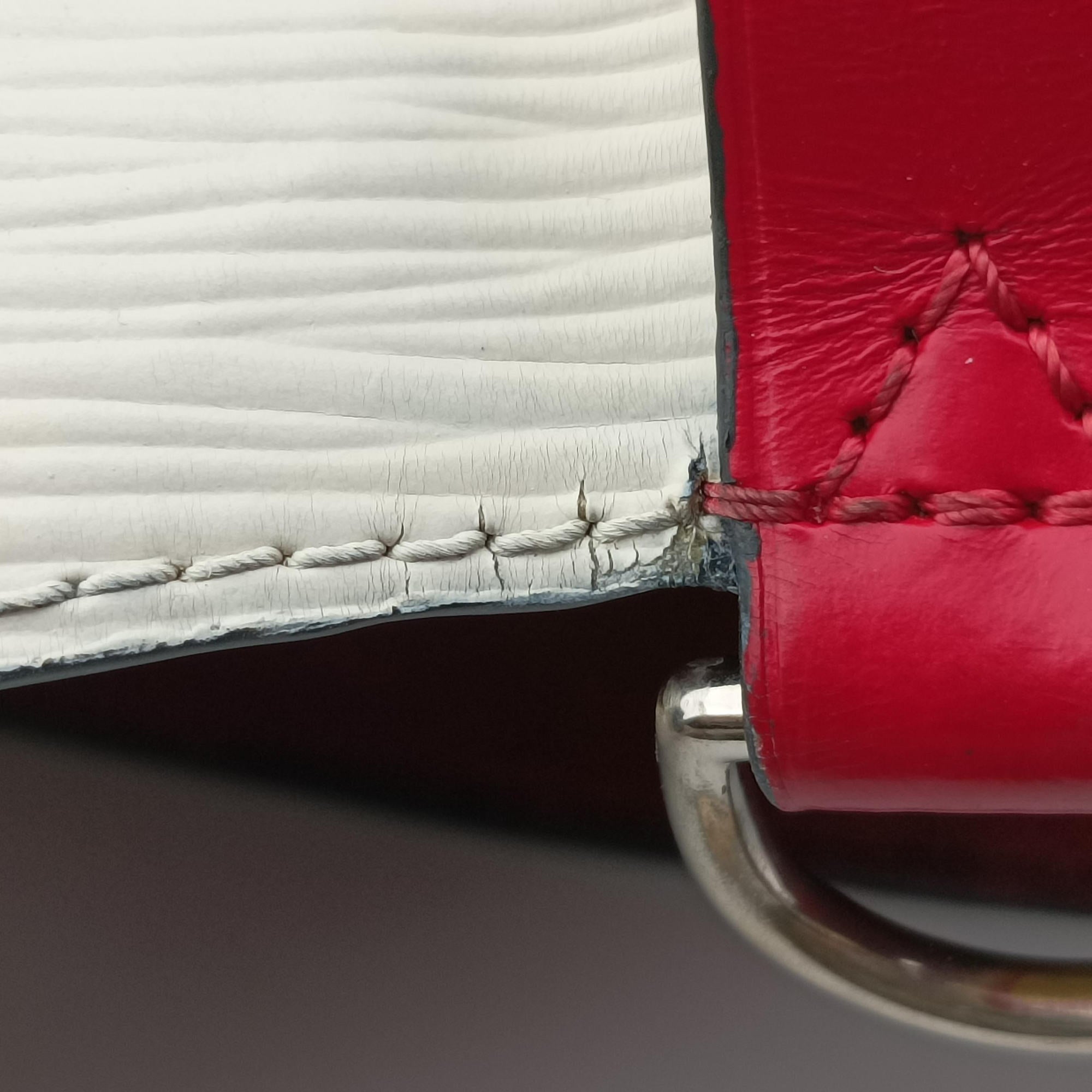Pre-owned Louis Vuitton NeoNoe Red × White × Black Epi M55394 shoulderbag | stylenewstar